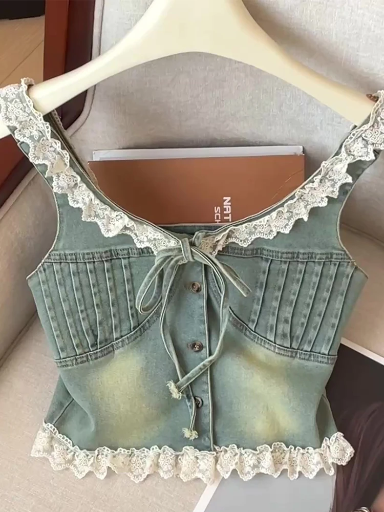 Women's design sense sexy short denim suspender women's summer new retro lace border Y2K spicy girl top sleeveless vest 2025
Women's design sense sexy short denim suspender women's summer new retro lace border Y2K spicy girl top sleeveless vest 2025