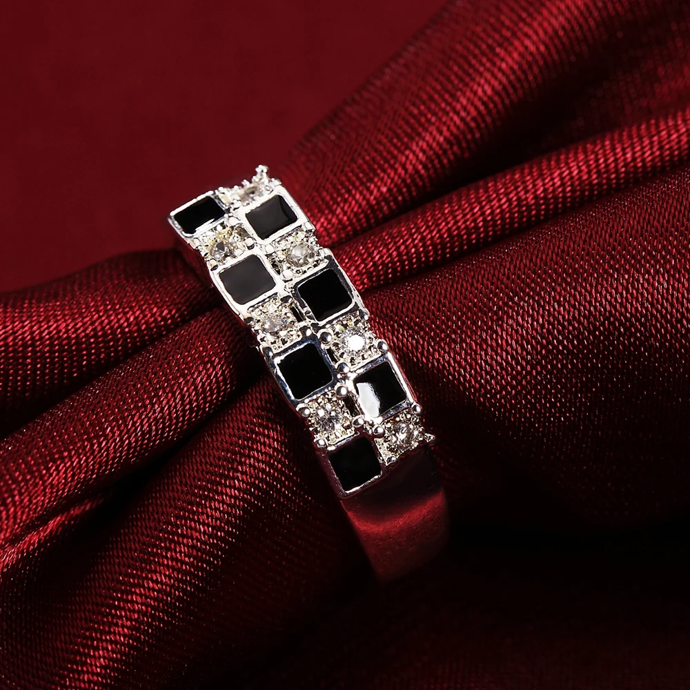 925 Sterling Silver Luxury crystal Black and white grid Rings For Women Fashion Party Wedding Accessories Jewelry Christmas Gift
925 Sterling Silver Luxury crystal Black and white grid Rings For Women Fashion Party Wedding Accessories Jewelry Christmas Gift