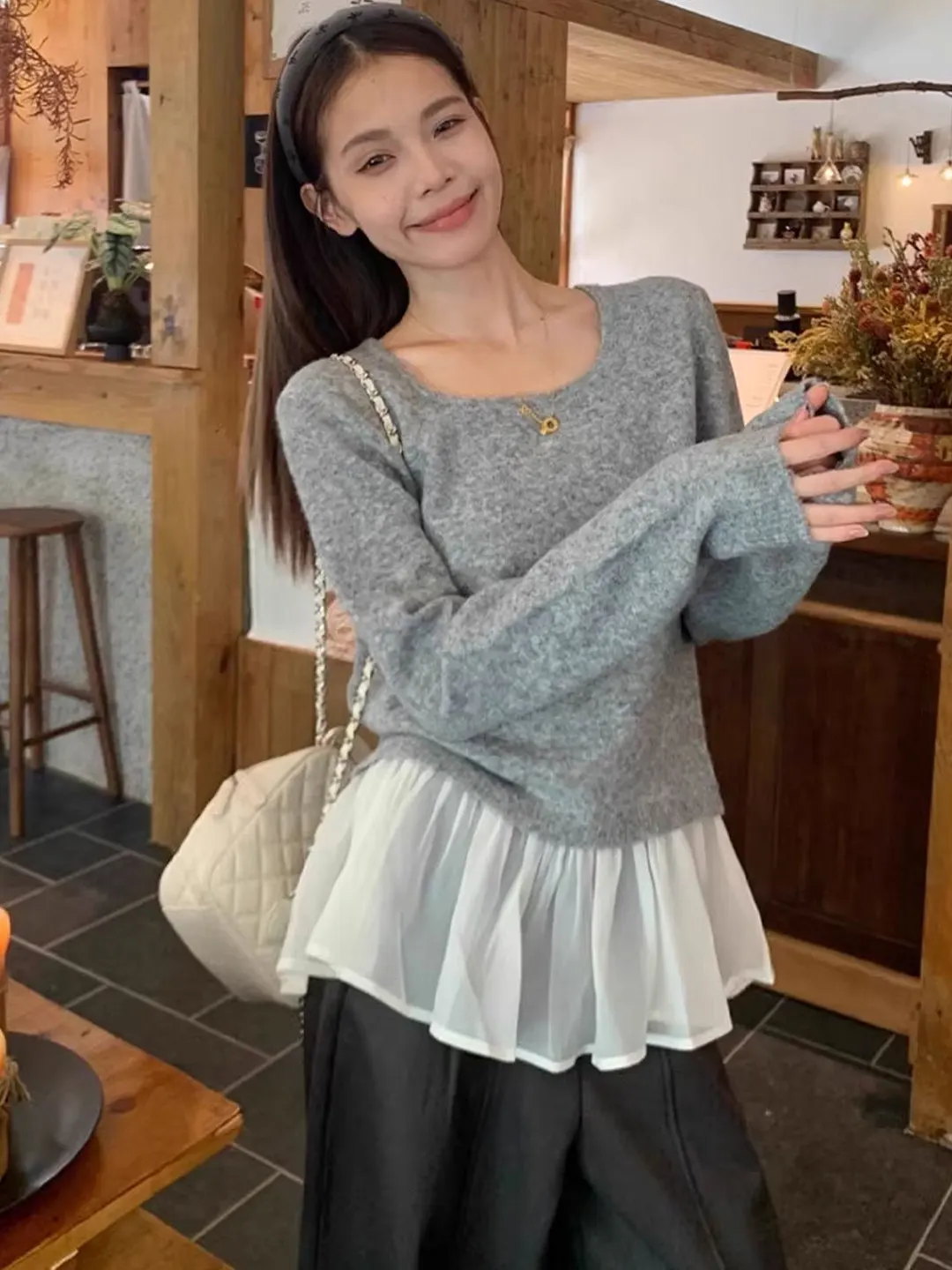 Gray Korean Style Lace Trim Base Layer Shirt Long Sleeve Knitted Top Women's Autumn Winter T-Shirt Inner Wear Casual Loose Fit
Gray Korean Style Lace Trim Base Layer Shirt Long Sleeve Knitted Top Women's Autumn Winter T-Shirt Inner Wear Casual Loose Fit