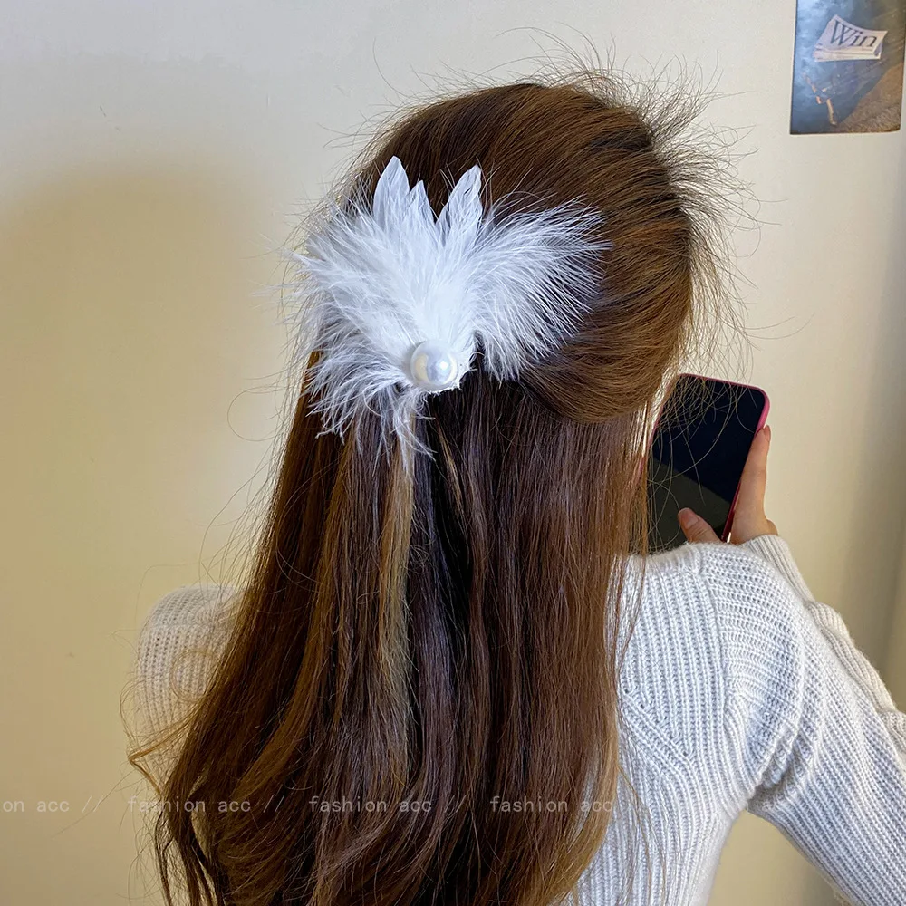 Ethereal Swan Feather Hair Clip Crown Bride Ballet Black White Premium Non Slip for Halloween Wedding
Ethereal Swan Feather Hair Clip Crown Bride Ballet Black White Premium Non Slip for Halloween Wedding