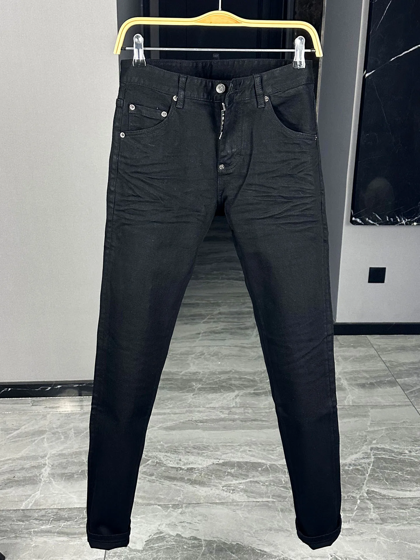 Bla Stretchy Slim Fit Jeans Men's Casual High End Denim Pants mid Waist Zipper Closure Versatile Wear for All Seasons
Bla Stretchy Slim Fit Jeans Men's Casual High End Denim Pants mid Waist Zipper Closure Versatile Wear for All Seasons