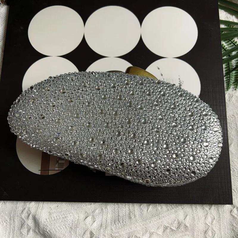 Акриловые однотонные сумки через плечо с застежкой-цепочкой, новинка 2026, трендовые легкие роскошные сумки, дизайнерские нишевые вечерние женские сумки
Акриловые однотонные сумки через плечо с застежкой-цепочкой, новинка 2026, трендовые легкие роскошные сумки, дизайнерские нишевые вечерние женские сумки