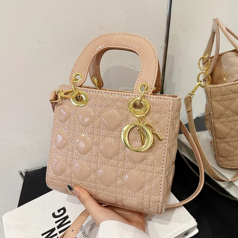 Роскошная женская сумка через плечо, кожаная сумка через плечо с ремешком для дам, дизайнерская элегантная классическая сумка-мессенджер, популярная мода
Роскошная женская сумка через плечо, кожаная сумка через плечо с ремешком для дам, дизайнерская элегантная классическая сумка-мессенджер, популярная мода