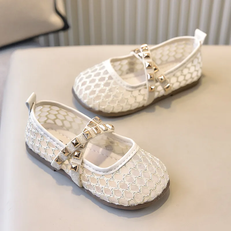 Girls Mesh Hollow Mary Jane Flats Kids Studded Strap Breathable Summer Casual Shoes Toddler Soft Sole Non-slip Shoes
Girls Mesh Hollow Mary Jane Flats Kids Studded Strap Breathable Summer Casual Shoes Toddler Soft Sole Non-slip Shoes