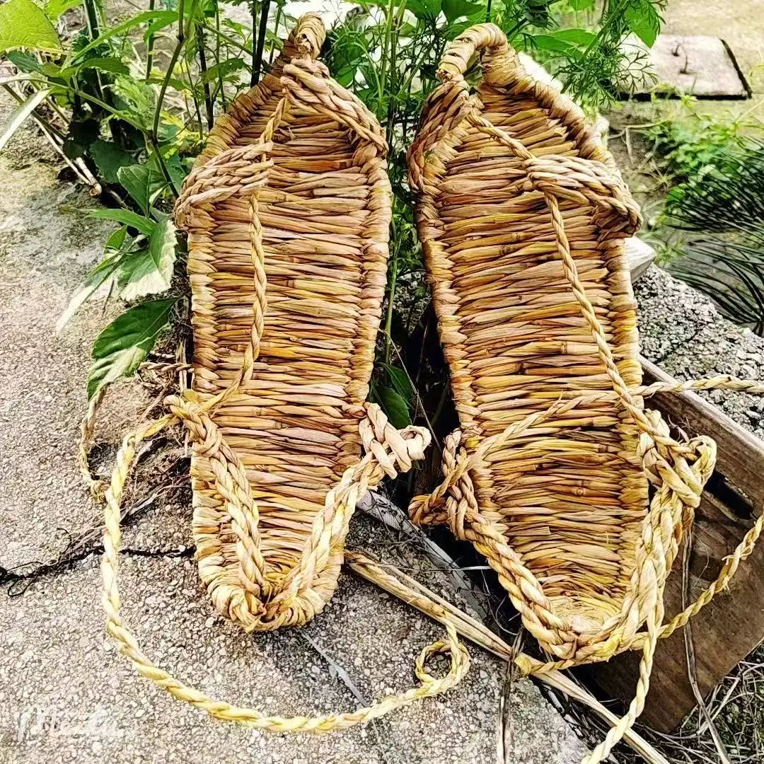 Traditional Handmade Woven Straw Shoes Men Women Funny Nostalgic Slippers Summer Retro Sandals Vintage Party Gifts Natural Shoes
Traditional Handmade Woven Straw Shoes Men Women Funny Nostalgic Slippers Summer Retro Sandals Vintage Party Gifts Natural Shoes