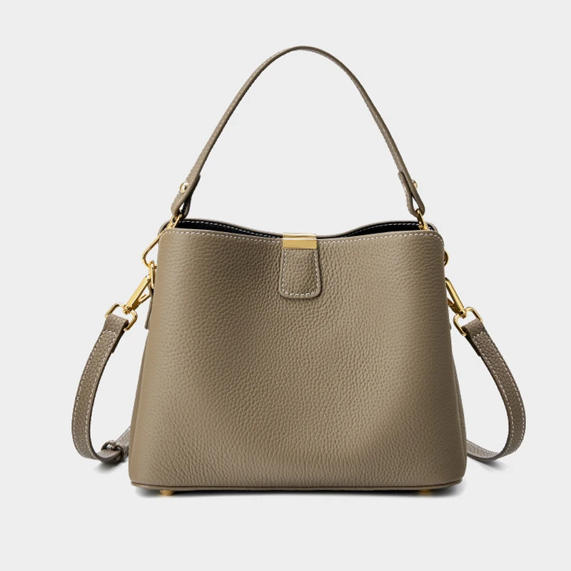 Сумки-ведра из натуральной кожи для женщин, роскошные дизайнерские сумки и кошелек, новинка 2023 года, модные простые сумки через плечо из воловьей кожи
Сумки-ведра из натуральной кожи для женщин, роскошные дизайнерские сумки и кошелек, новинка 2023 года, модные простые сумки через плечо из воловьей кожи