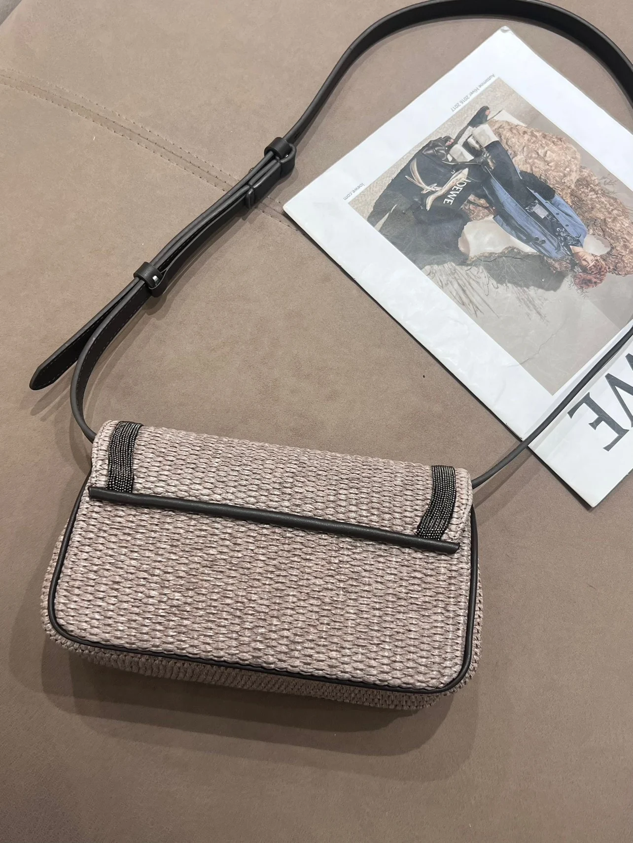 High-End Women's New Woven Bag Classic Bead Chain Crossbody Shoulder Bag 
High-End Women's New Woven Bag Classic Bead Chain Crossbody Shoulder Bag