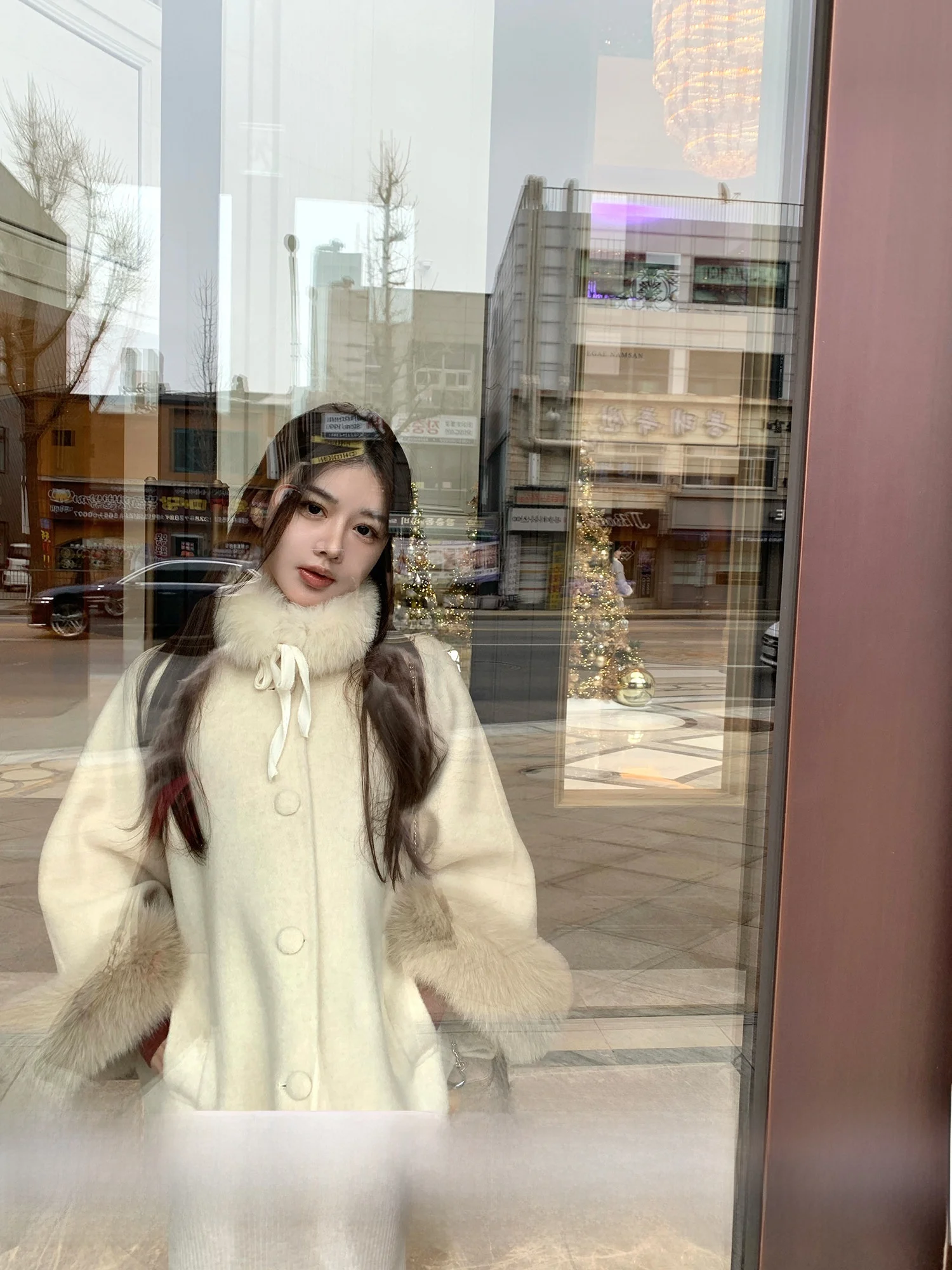 Новое двустороннее шерстяное пальто с меховым воротником, молодежное, длинное, с круглым вырезом, на одной пуговице, женское
Новое двустороннее шерстяное пальто с меховым воротником, молодежное, длинное, с круглым вырезом, на одной пуговице, женское