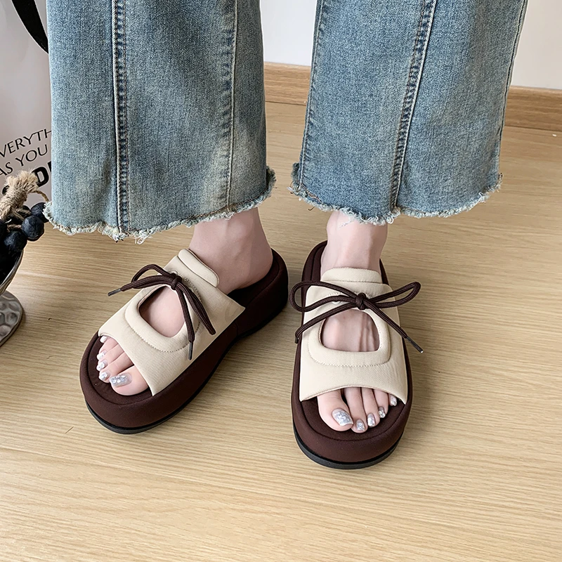 New Outdoor Platform Slippers Fashion Narrow Band Butterfly-knot Women Slippers Thick-soled Height Increasing Slides Shoes
New Outdoor Platform Slippers Fashion Narrow Band Butterfly-knot Women Slippers Thick-soled Height Increasing Slides Shoes