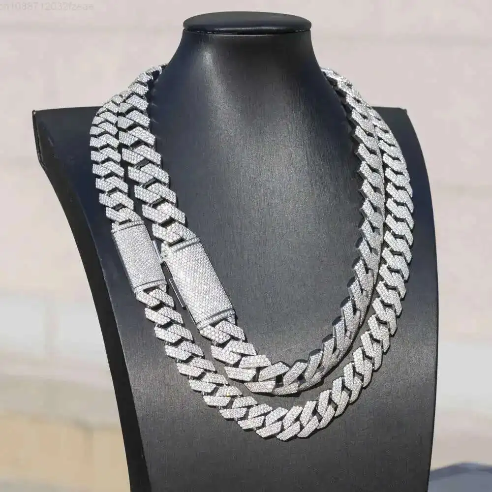 15mm 18mm 20mm Good Quality Silver 925 Iced Out Three Rows Moissanite Diamond Trendy Cuban Link Chain Necklace
15mm 18mm 20mm Good Quality Silver 925 Iced Out Three Rows Moissanite Diamond Trendy Cuban Link Chain Necklace