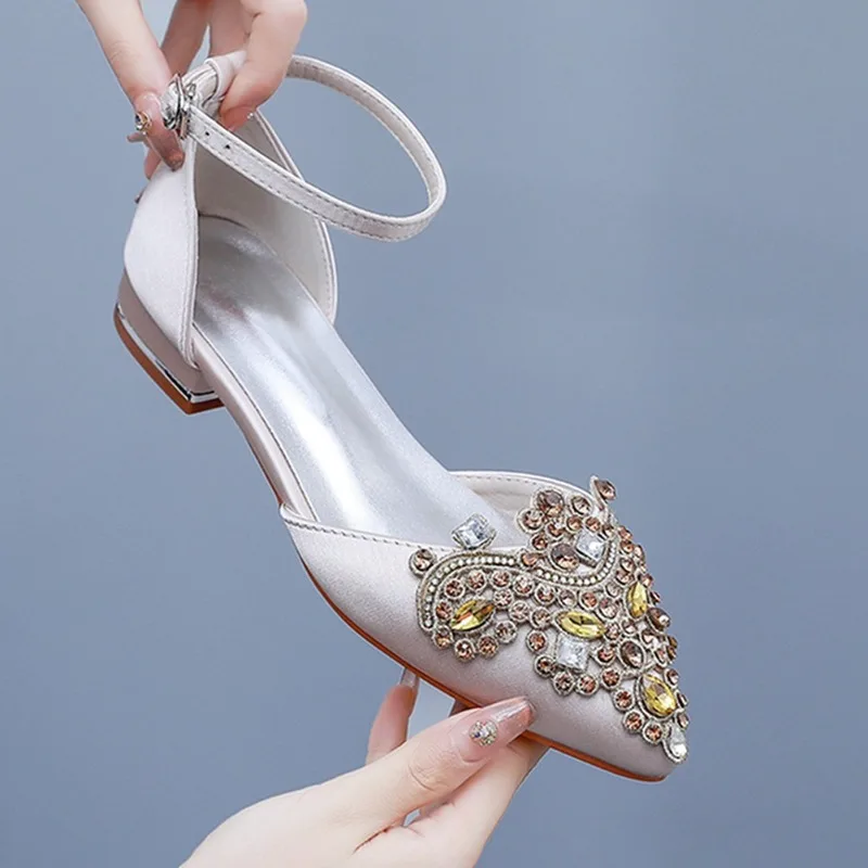 Summer New Women Shoes Luxury Rhinestone Flat Sandal for Woman Elegant French Casual Shoe Fashion Designer Shoes Sandalias Mujer
Summer New Women Shoes Luxury Rhinestone Flat Sandal for Woman Elegant French Casual Shoe Fashion Designer Shoes Sandalias Mujer