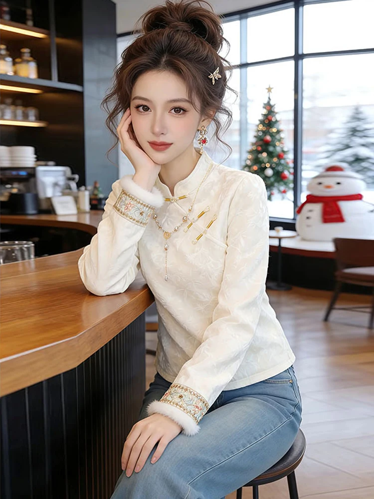 New Chinese Style Embroidered Stand Collar Long Sleeve Shirt Women's Spring Autumn New Ethnic Style Fluffy Texture Blouse
New Chinese Style Embroidered Stand Collar Long Sleeve Shirt Women's Spring Autumn New Ethnic Style Fluffy Texture Blouse