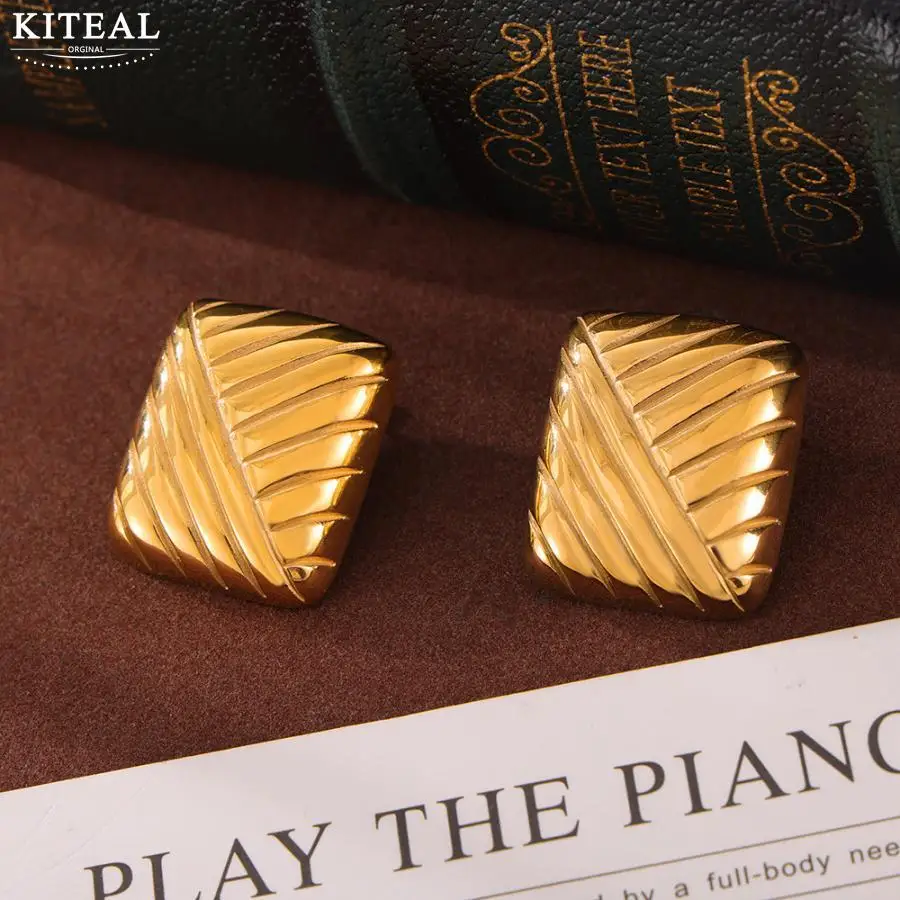 KITEAL Hot Sale Gold color Perfume women stud earrings Diagonal square earrings women earrings jewelery
KITEAL Hot Sale Gold color Perfume women stud earrings Diagonal square earrings women earrings jewelery