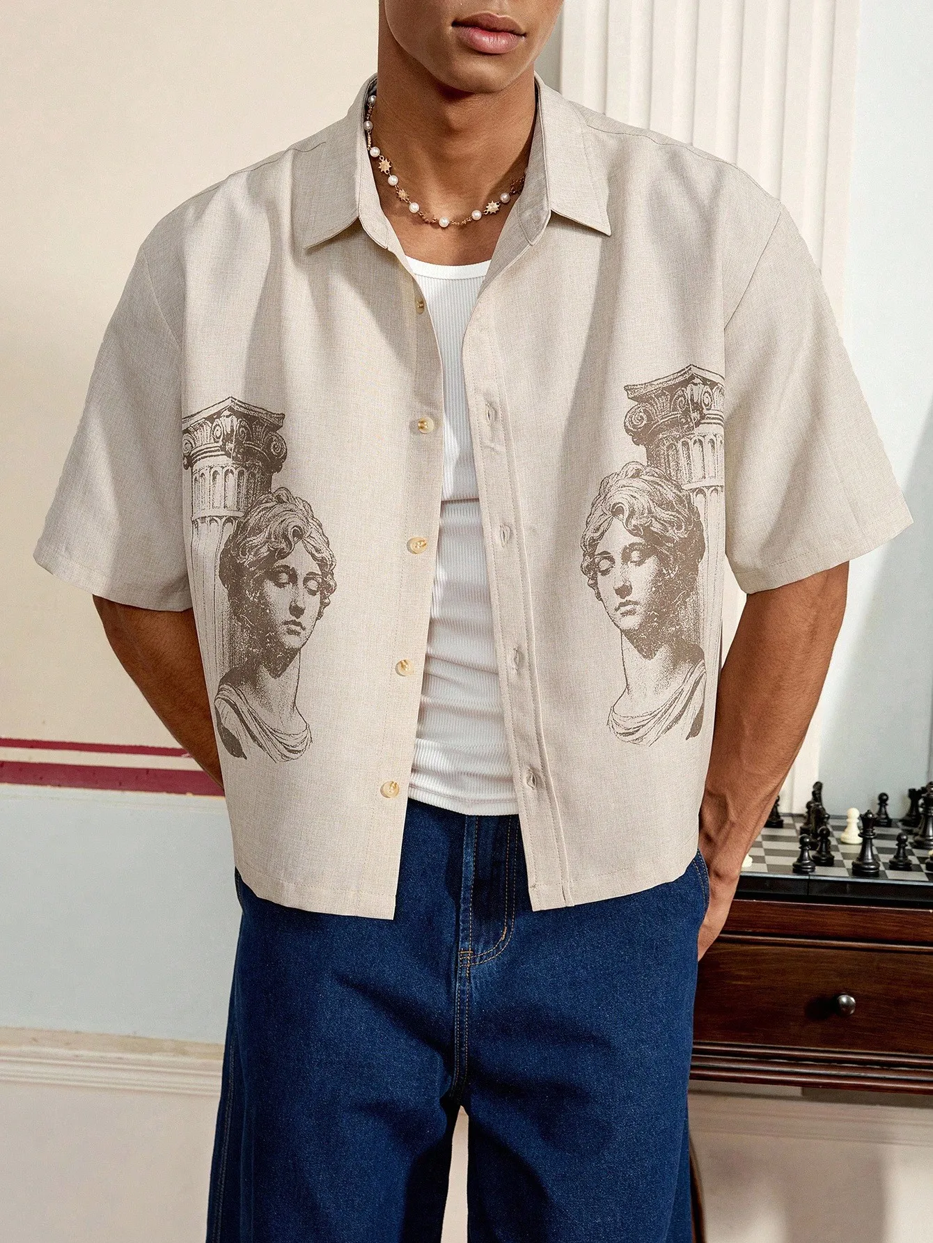 Men's Vintage-Inspired Bust Print Short Sleeve Casual Shirt
Men's Vintage-Inspired Bust Print Short Sleeve Casual Shirt