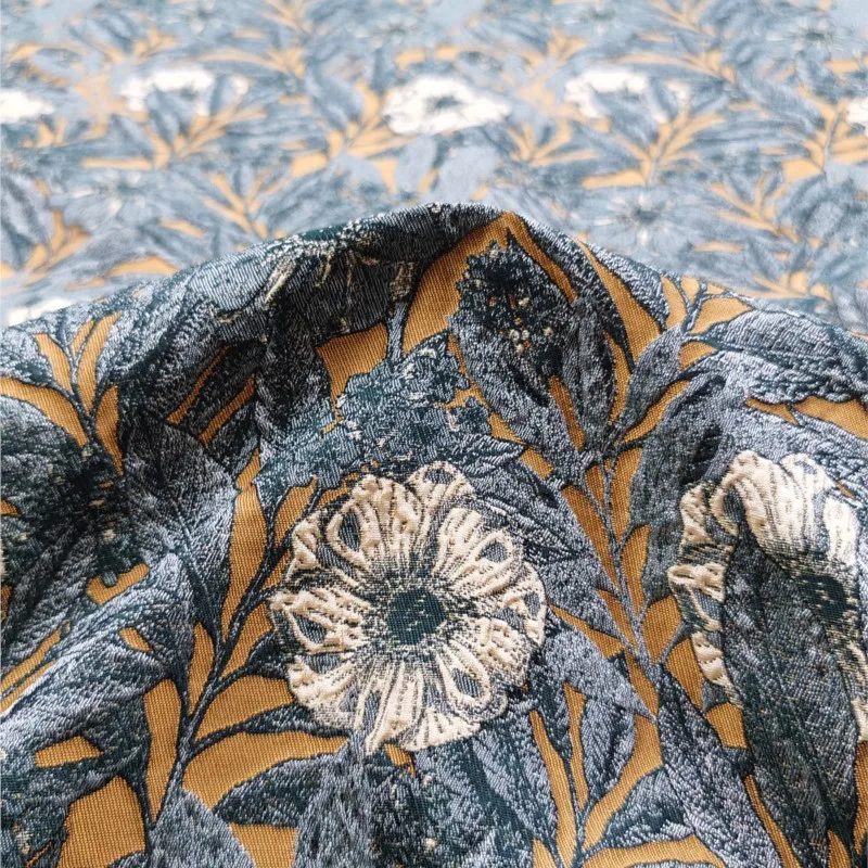 The fabric of embossed three-dimensional jacquard suit coat is anti-wrinkle
The fabric of embossed three-dimensional jacquard suit coat is anti-wrinkle