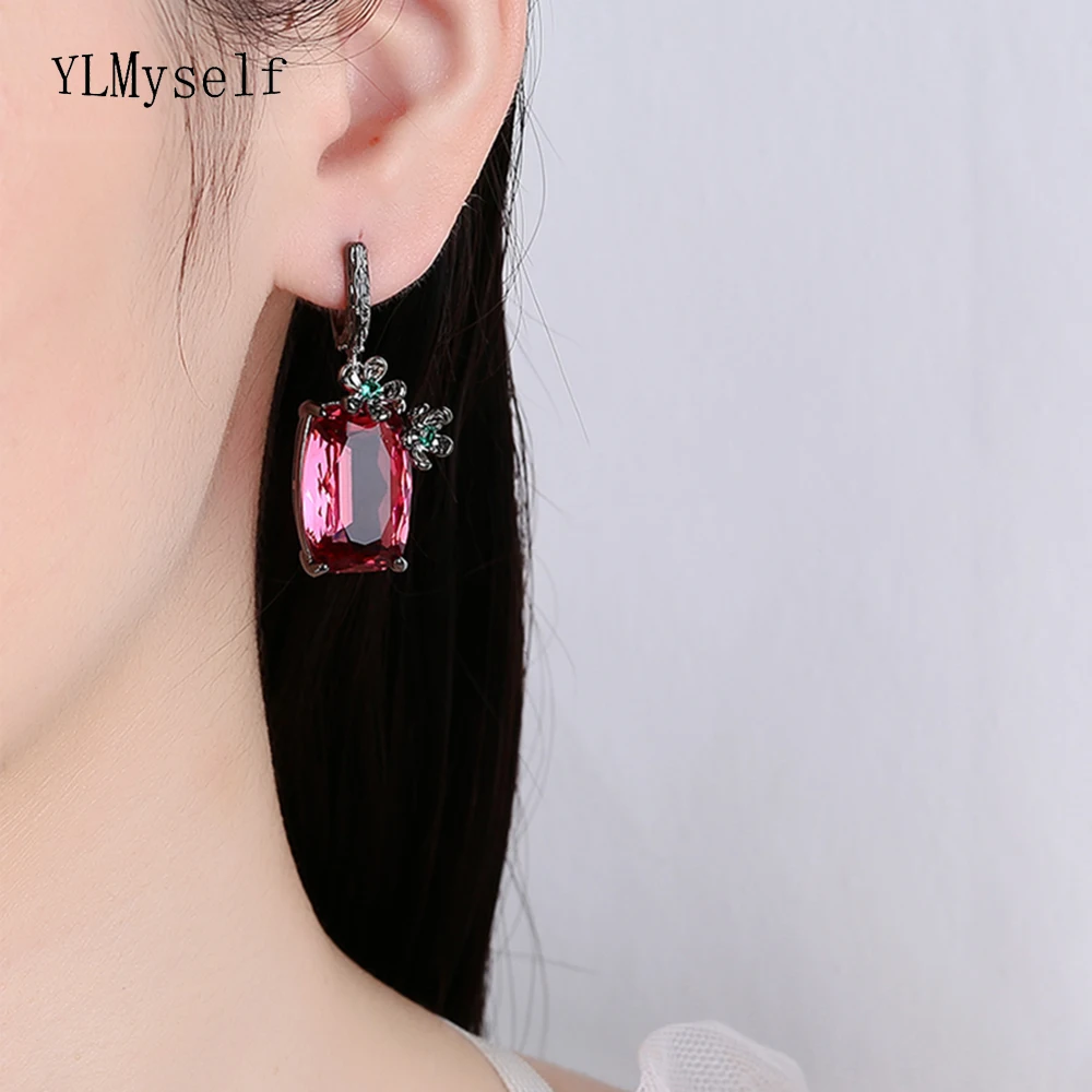 Big Rectangle Fuchsia Crystal Zircon Dangle Earrings Brass Metal Gun Black Flower Trendy Fashion Jewelry For Women
Big Rectangle Fuchsia Crystal Zircon Dangle Earrings Brass Metal Gun Black Flower Trendy Fashion Jewelry For Women