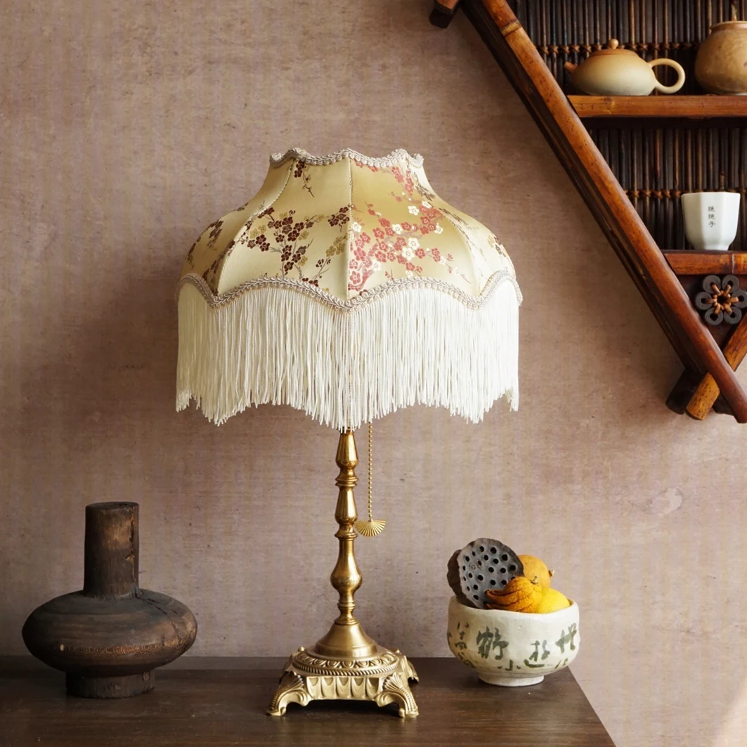 Chinese New Chinese Plum Blossom Retro Table Lamp Living Room Bedroom Homestay Decorative Pendant Lamp
Chinese New Chinese Plum Blossom Retro Table Lamp Living Room Bedroom Homestay Decorative Pendant Lamp