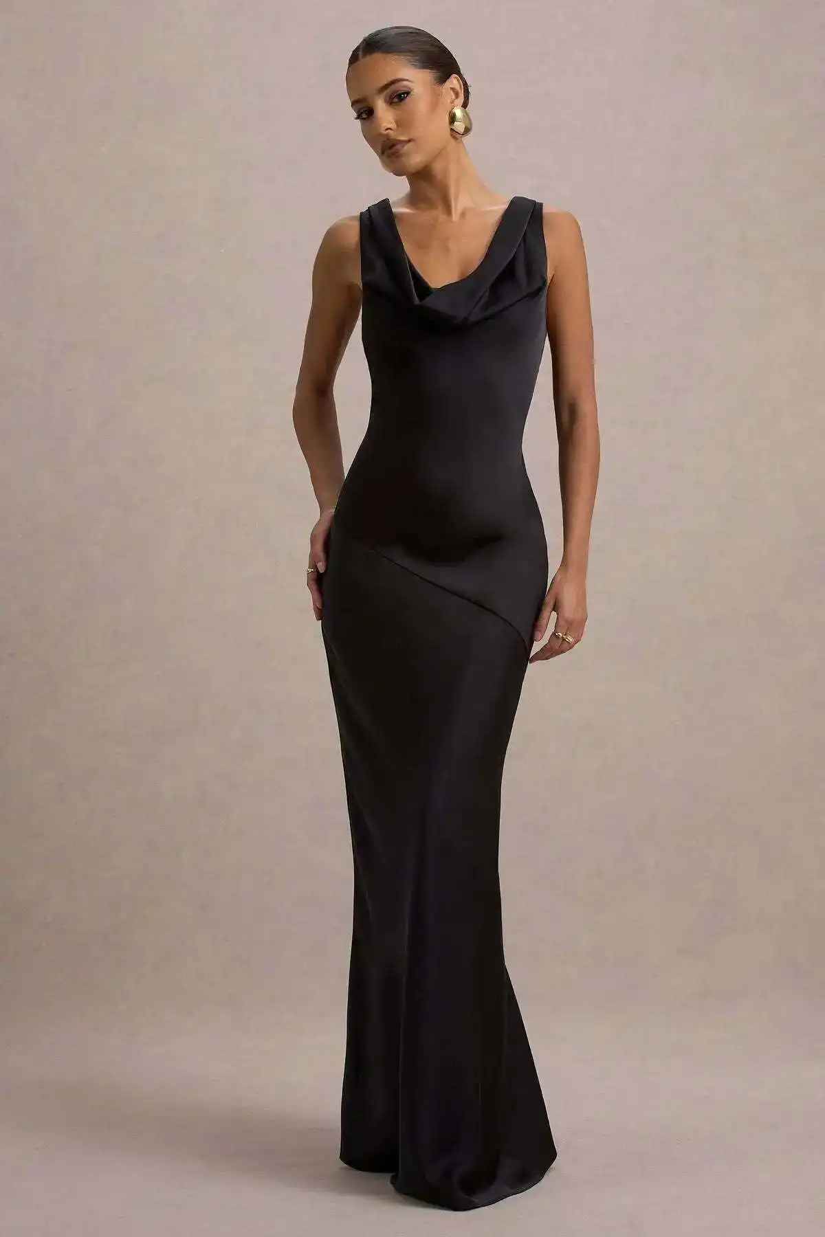 New Style 2025 High-end Satin Slim Fit Dress with Buttocks, Fish Tail Exposed Back, Sexy Dress Dress Robe Vestido Women Party
New Style 2025 High-end Satin Slim Fit Dress with Buttocks, Fish Tail Exposed Back, Sexy Dress Dress Robe Vestido Women Party