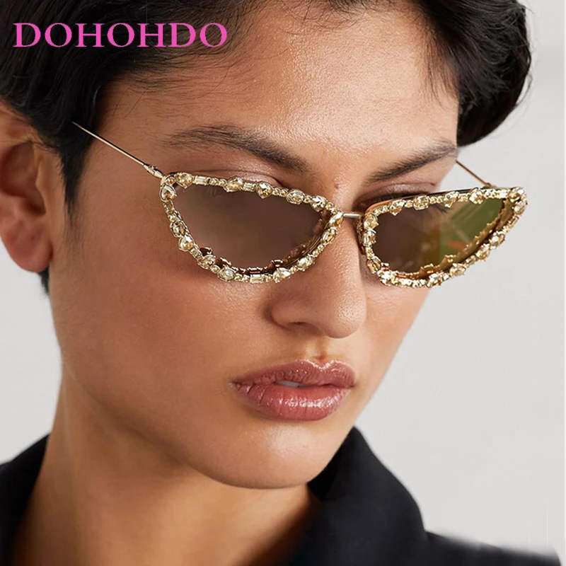 Luxury Brand Design Imitation Diamond Decorative Cat Eye Sunglasses Women Men Outdoors Fashion Street Photography Shades UV400
Luxury Brand Design Imitation Diamond Decorative Cat Eye Sunglasses Women Men Outdoors Fashion Street Photography Shades UV400