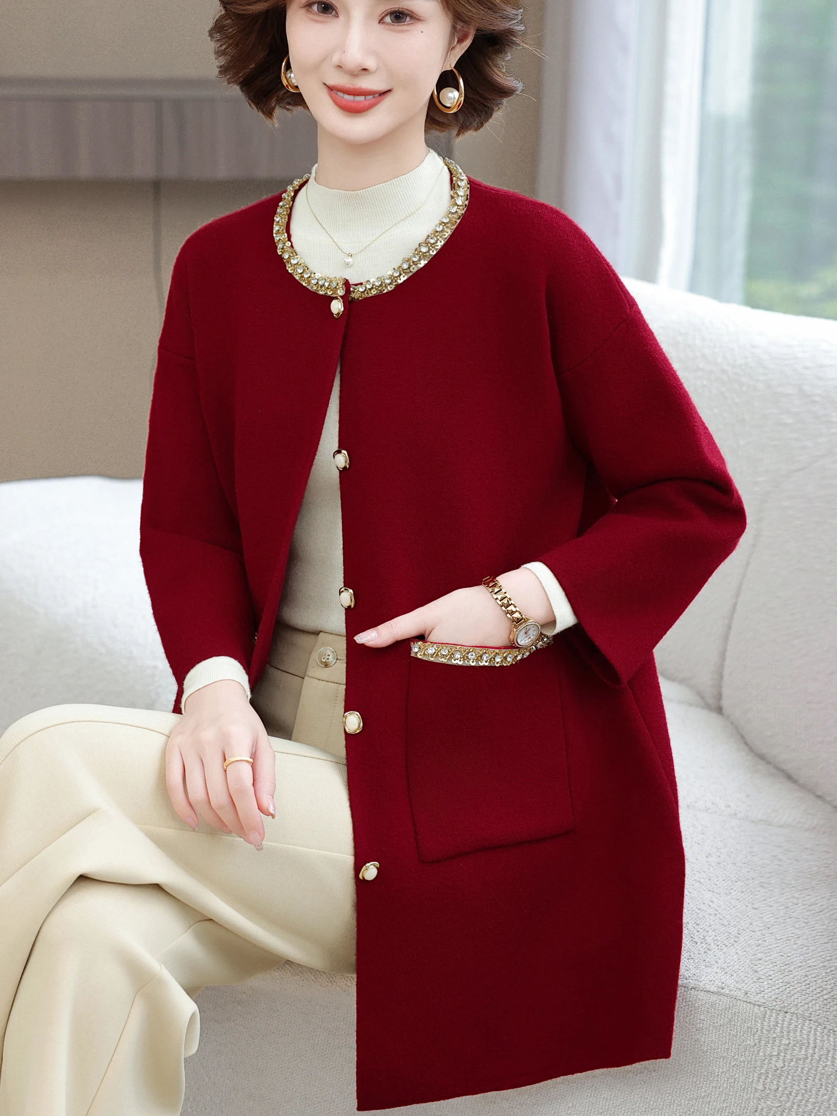 Модный вязаный открытый кардиган Mommy Sle круглый Ne пальто средней длины для пожилых женщин осенне-зимняя теплая верхняя одежда
Модный вязаный открытый кардиган Mommy Sle круглый Ne пальто средней длины для пожилых женщин осенне-зимняя теплая верхняя одежда