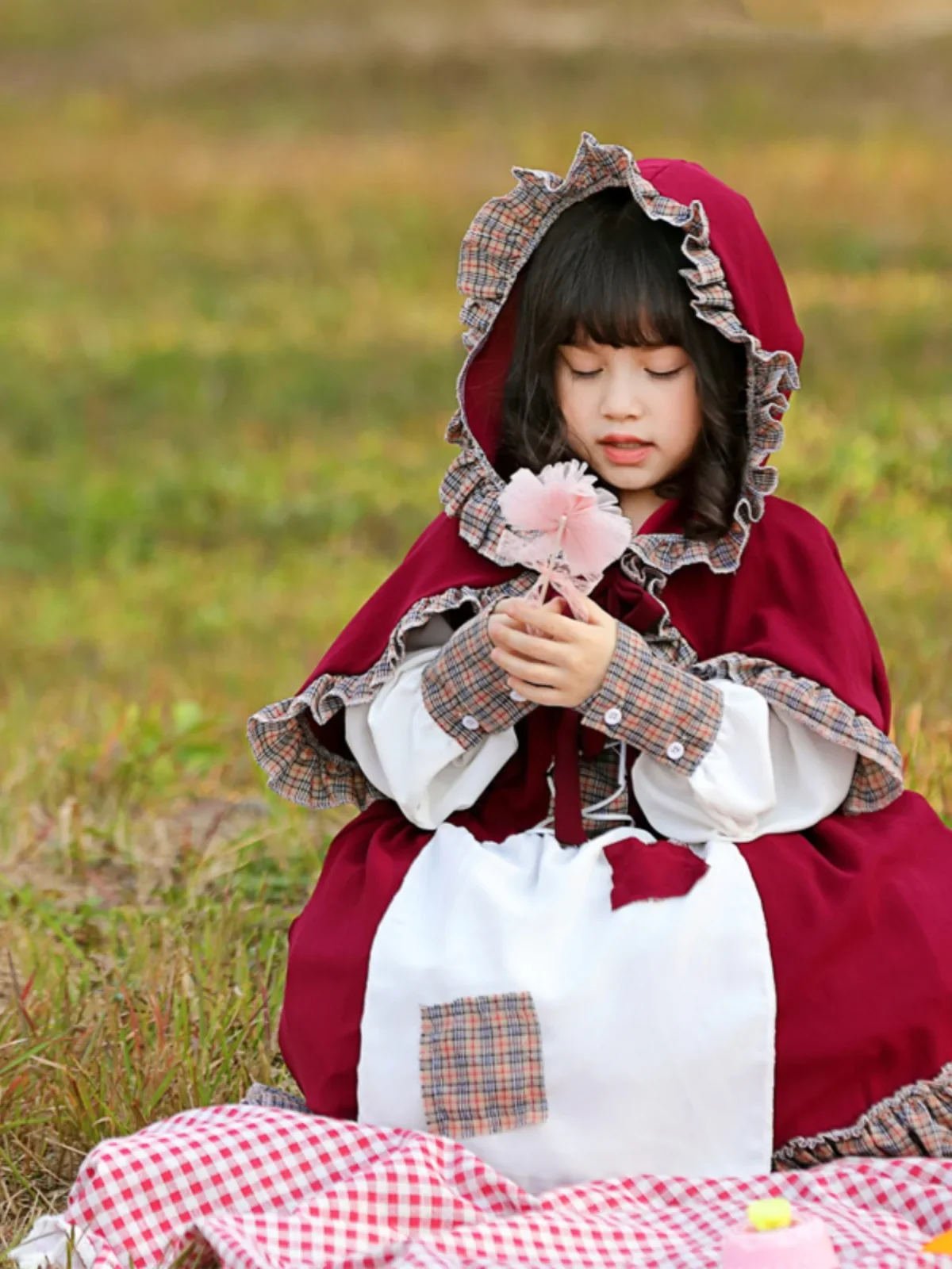 1 июня, косплей-костюм Grimm's Fairy Tales, костюм с маленьким красным капюшоном для верховой езды на ферме
1 июня, косплей-костюм Grimm's Fairy Tales, костюм с маленьким красным капюшоном для верховой езды на ферме