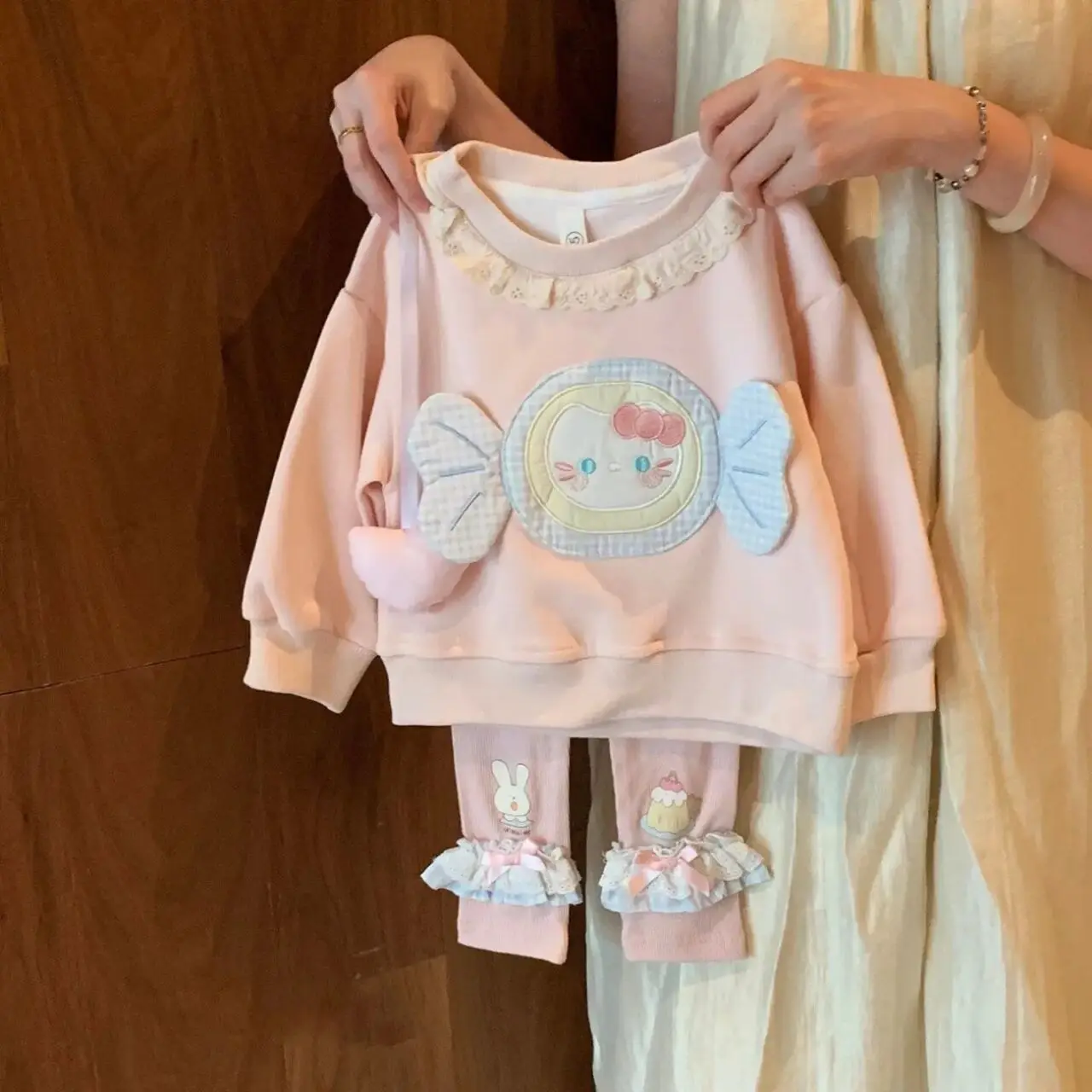 Baby Girl Hoodie Set Cute Autumn Outfit New Children's Cartoon Long Sleeved Top+Leggings Two-piece set
Baby Girl Hoodie Set Cute Autumn Outfit New Children's Cartoon Long Sleeved Top+Leggings Two-piece set