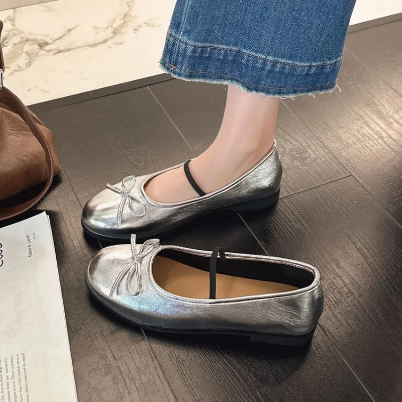 Bow Women Loafers Shoes Elegant Fashion Ballet Dance Flats Shoes 2026 New Spring Shallow Sandals
Bow Women Loafers Shoes Elegant Fashion Ballet Dance Flats Shoes 2026 New Spring Shallow Sandals