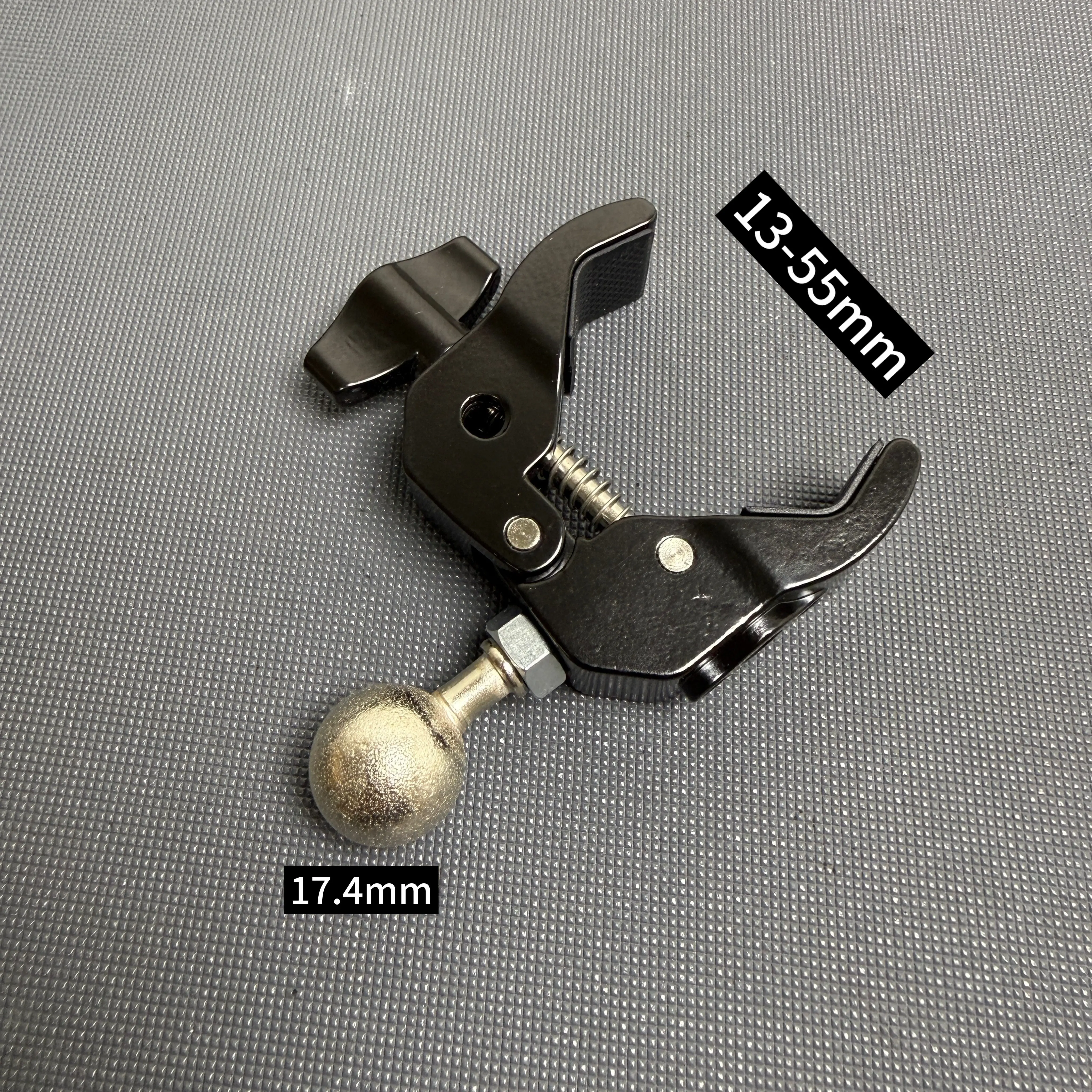 Clamp 1/4 inch screw universal pea rotating live camera 17mm ball head outdoor cycling sports camera bracket
Clamp 1/4 inch screw universal pea rotating live camera 17mm ball head outdoor cycling sports camera bracket