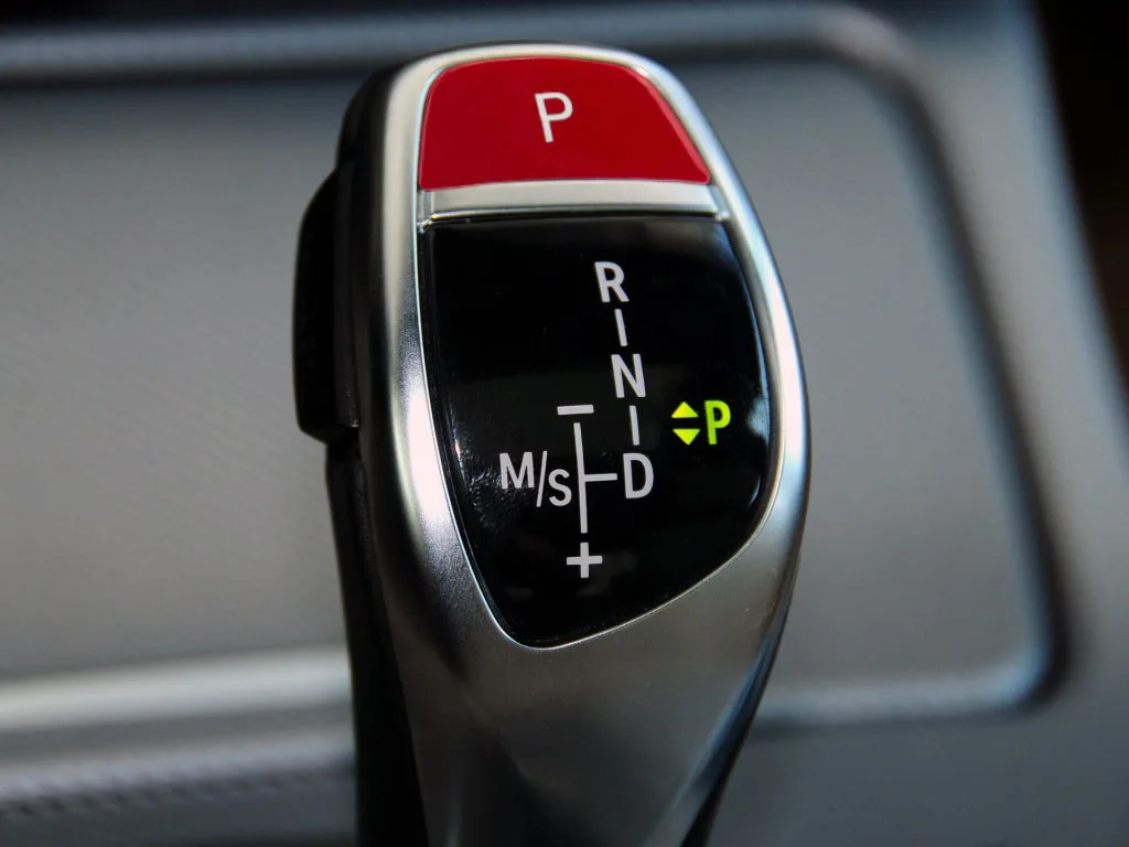 Автомобильный рычаг переключения передач, автоматическая парковочная кнопка с буквой P для BMW 1, 2, 3, 4, 5, 7 серии F10 F11 F01 F02 X1 X3 X4 F30 F32 F48 F25 
Автомобильный рычаг переключения передач, автоматическая парковочная кнопка с буквой P для BMW 1, 2, 3, 4, 5, 7 серии F10 F11 F01 F02 X1 X3 X4 F30 F32 F48 F25