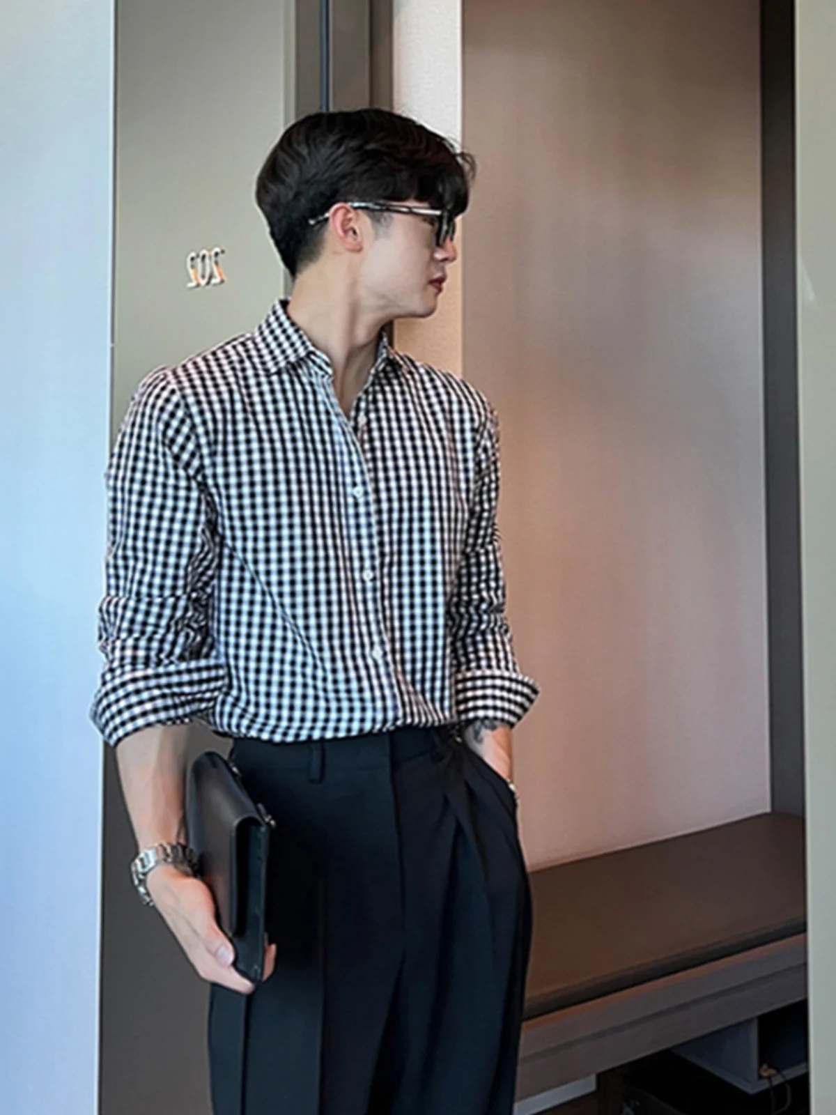 Briti Preppy Plaid irt Men's High-Cold Slim Long Sve Busin Casual Commute irt Vintage Cheered Youth ular
Briti Preppy Plaid irt Men's High-Cold Slim Long Sve Busin Casual Commute irt Vintage Cheered Youth ular