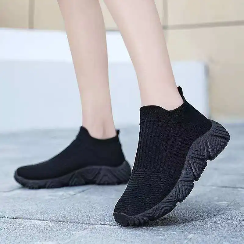 2026 Summer fashion women's netball shoes with elastic soles are lightweight breathable and do not cause foot fatigue size 36-44
2026 Summer fashion women's netball shoes with elastic soles are lightweight breathable and do not cause foot fatigue size 36-44