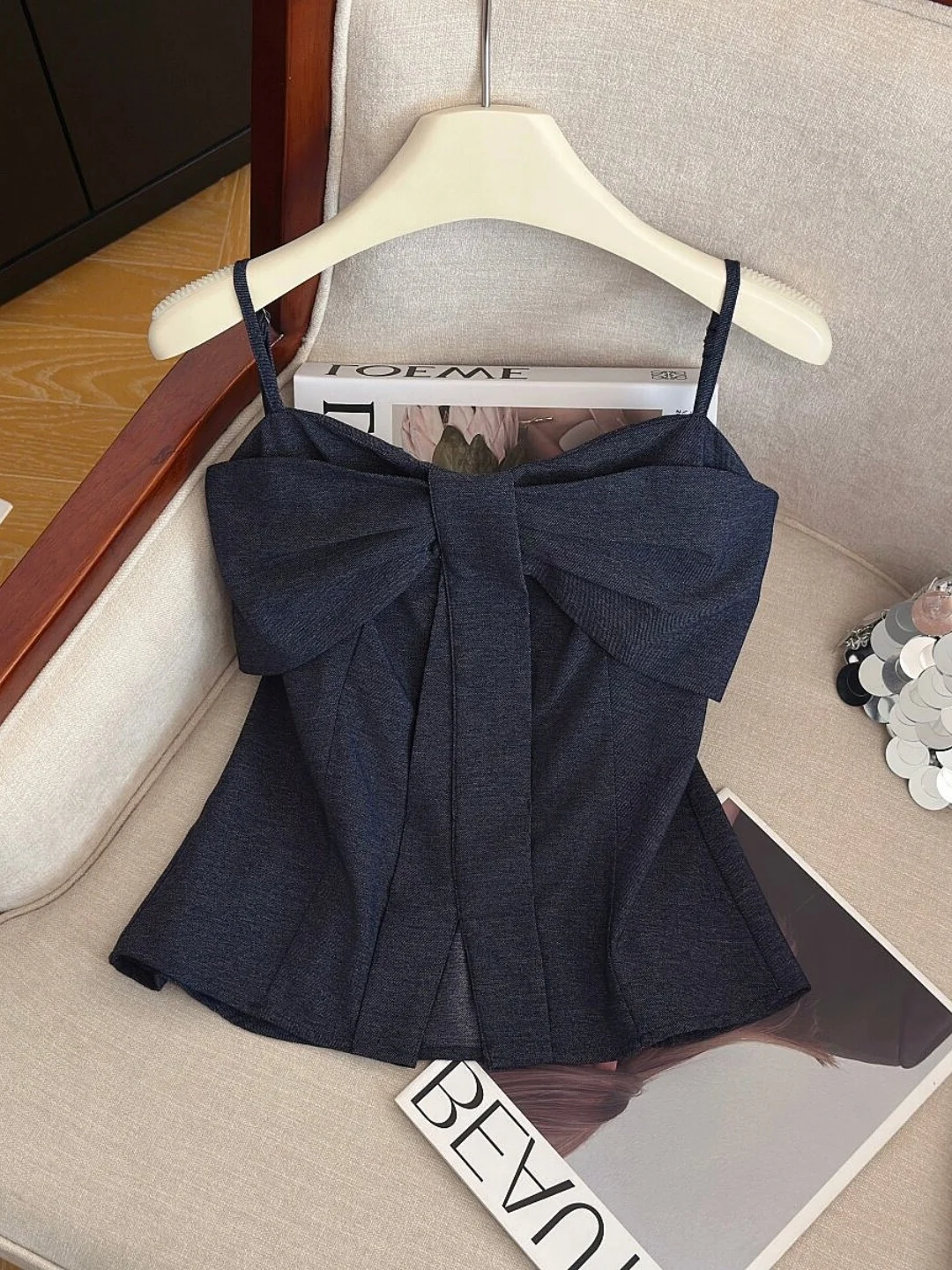 Sexy Hong Kong Style Knot Strap Vest Women's Slimming Top Waist Cinched Summer Shirt Collarless Sleeveless Wrap
Sexy Hong Kong Style Knot Strap Vest Women's Slimming Top Waist Cinched Summer Shirt Collarless Sleeveless Wrap