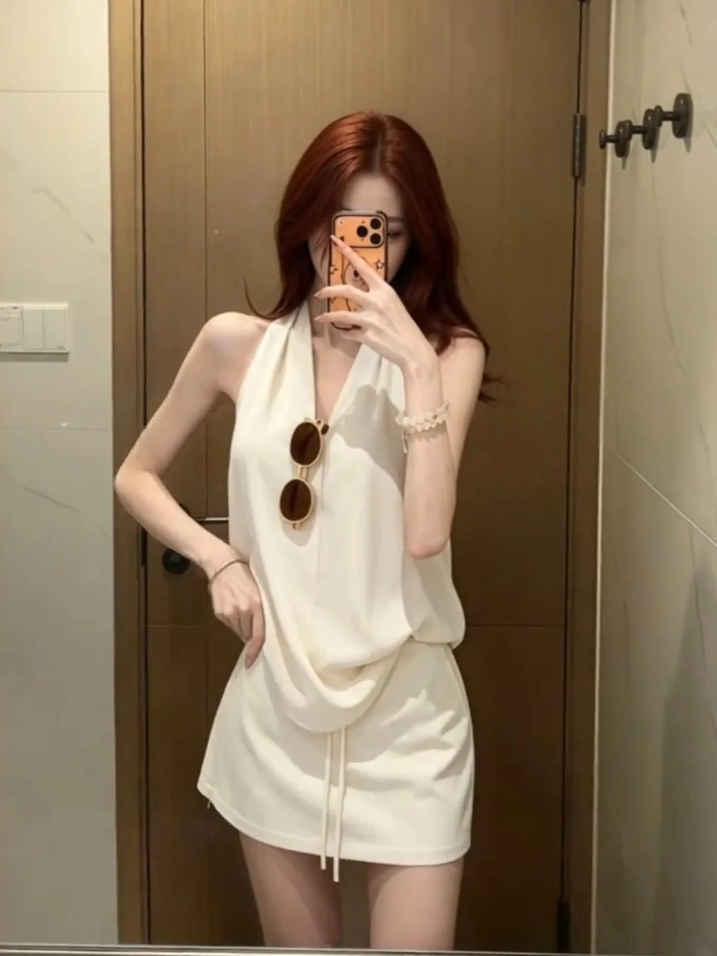 Elegant Minimalist V-neck Sleeveless Vest Top High Waist Slimming Half-length Skirt Two-piece Set Women Summer Fashionable En...
Elegant Minimalist V-neck Sleeveless Vest Top High Waist Slimming Half-length Skirt Two-piece Set Women Summer Fashionable En...