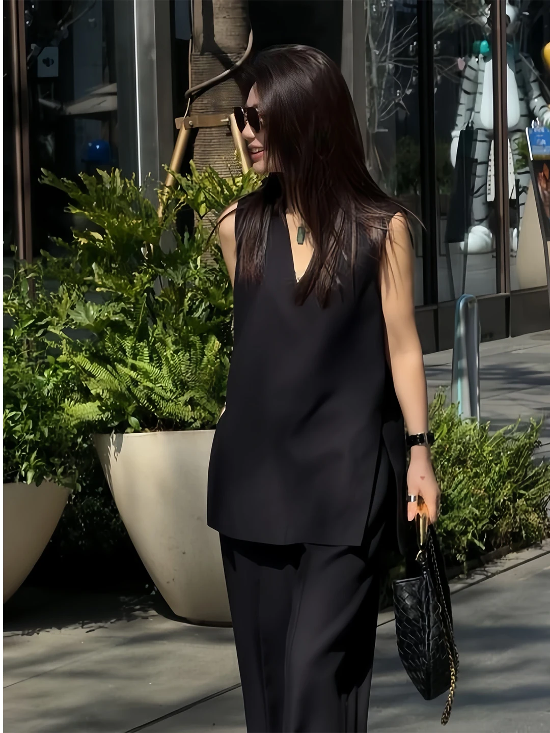Fashionable Sleeveless Two-Piece Set Women's Summer Slimming Vest Wide Leg Pants Casual Loose Fit V-Neck Mid-High Waist Pure ...
Fashionable Sleeveless Two-Piece Set Women's Summer Slimming Vest Wide Leg Pants Casual Loose Fit V-Neck Mid-High Waist Pure ...