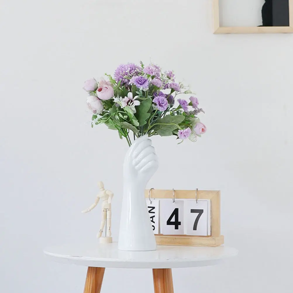 Ceramic Desktop Vase Handcrafted Smooth Surface Modern Flower Arrangement Vase for Home Office Living Room Bookshelf Decor
Ceramic Desktop Vase Handcrafted Smooth Surface Modern Flower Arrangement Vase for Home Office Living Room Bookshelf Decor