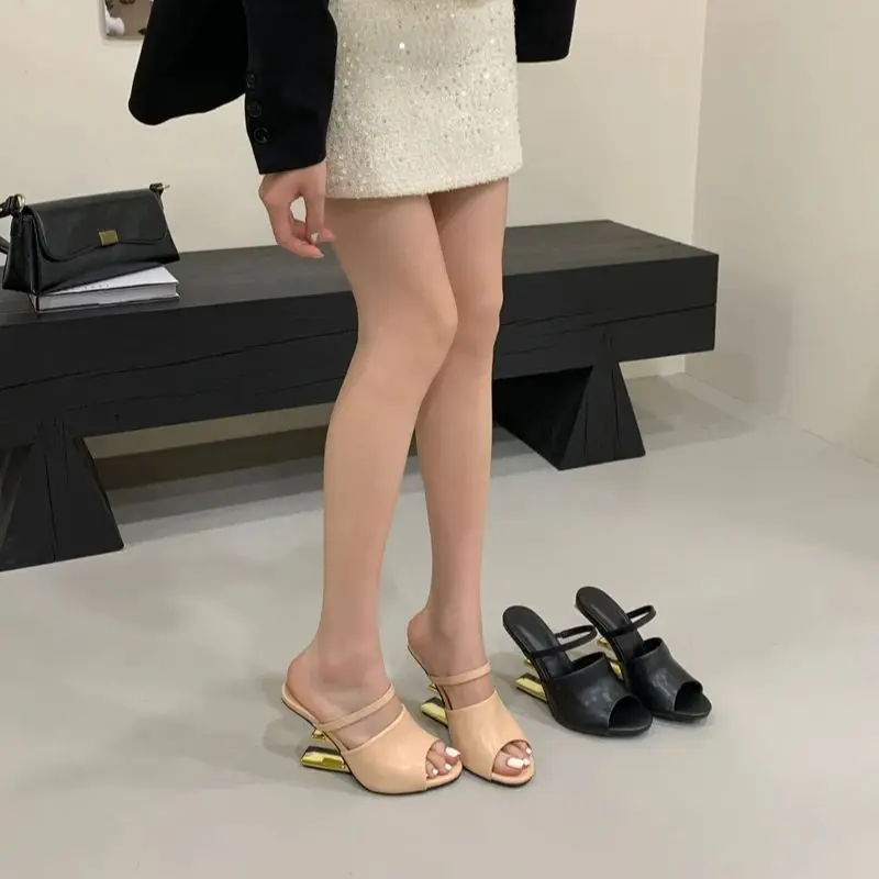 Черные босоножки на танкетке, женские летние туфли в странном стиле на высоком каблуке, женские сандалии Zapatos De Mujer, бежевые
Черные босоножки на танкетке, женские летние туфли в странном стиле на высоком каблуке, женские сандалии Zapatos De Mujer, бежевые