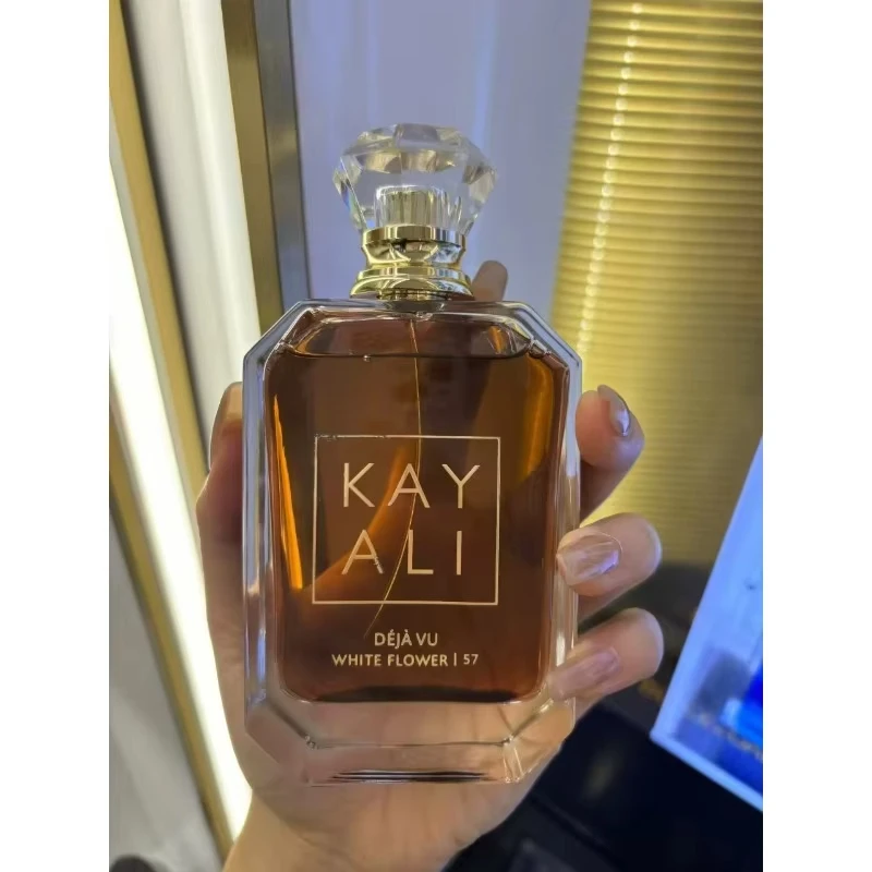 Elegant Women's Perfume 8 Captivating Scents with Sweet Fruity Floral Notes Warm Woody Base Long-Lasting Romantic Aroma
Elegant Women's Perfume 8 Captivating Scents with Sweet Fruity Floral Notes Warm Woody Base Long-Lasting Romantic Aroma