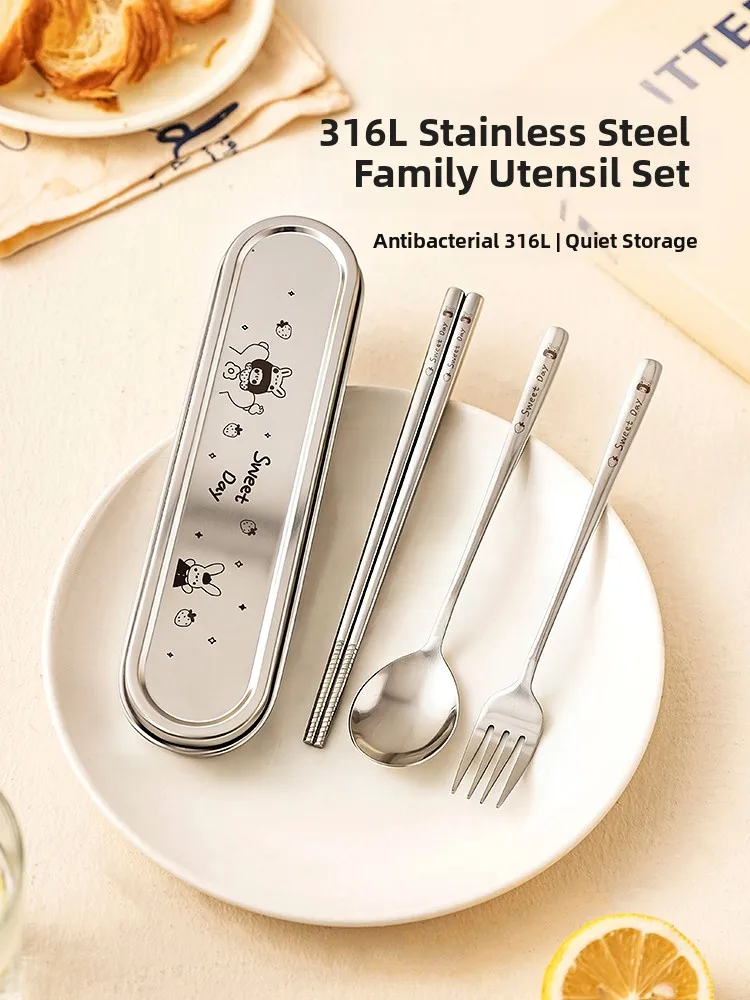 Modern Housewife Portable Stainless Steel Utensil Set Dining Spoon Set Carry on Storage Box One Person Use Dining Utensils
Modern Housewife Portable Stainless Steel Utensil Set Dining Spoon Set Carry on Storage Box One Person Use Dining Utensils
