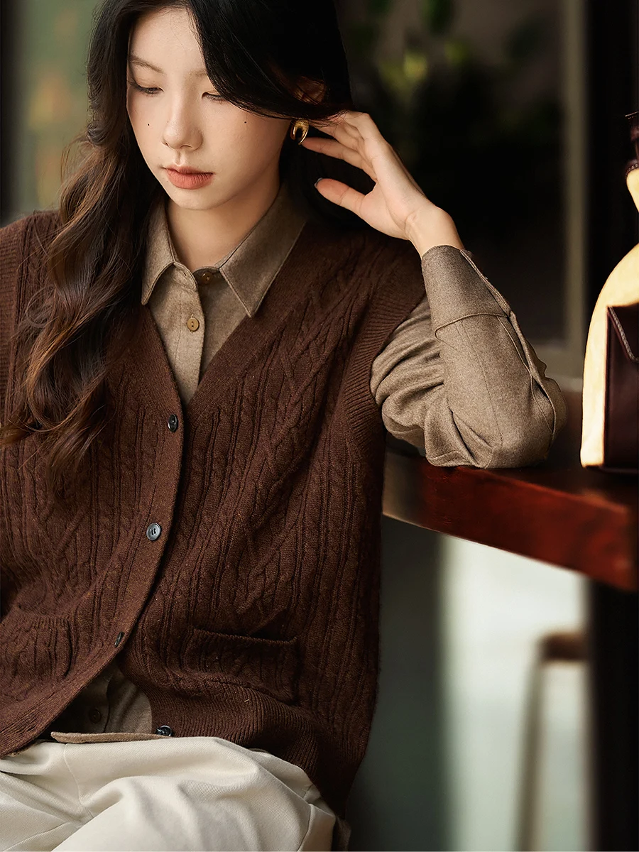 Soft Wool Camere V-Ne Knitted Vest Top Women's New Sle Layering Sweater Daily Wear Comfortable Breathable Regular Fit
Soft Wool Camere V-Ne Knitted Vest Top Women's New Sle Layering Sweater Daily Wear Comfortable Breathable Regular Fit