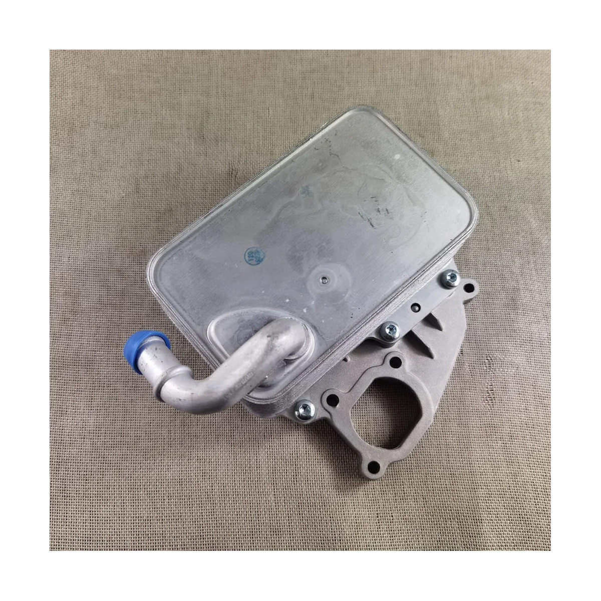 Масляный радиатор двигателя для Audi A4 A5 Porsche Cayenne VW 07-18 059117021R 059117015P 95810727121
Масляный радиатор двигателя для Audi A4 A5 Porsche Cayenne VW 07-18 059117021R 059117015P 95810727121