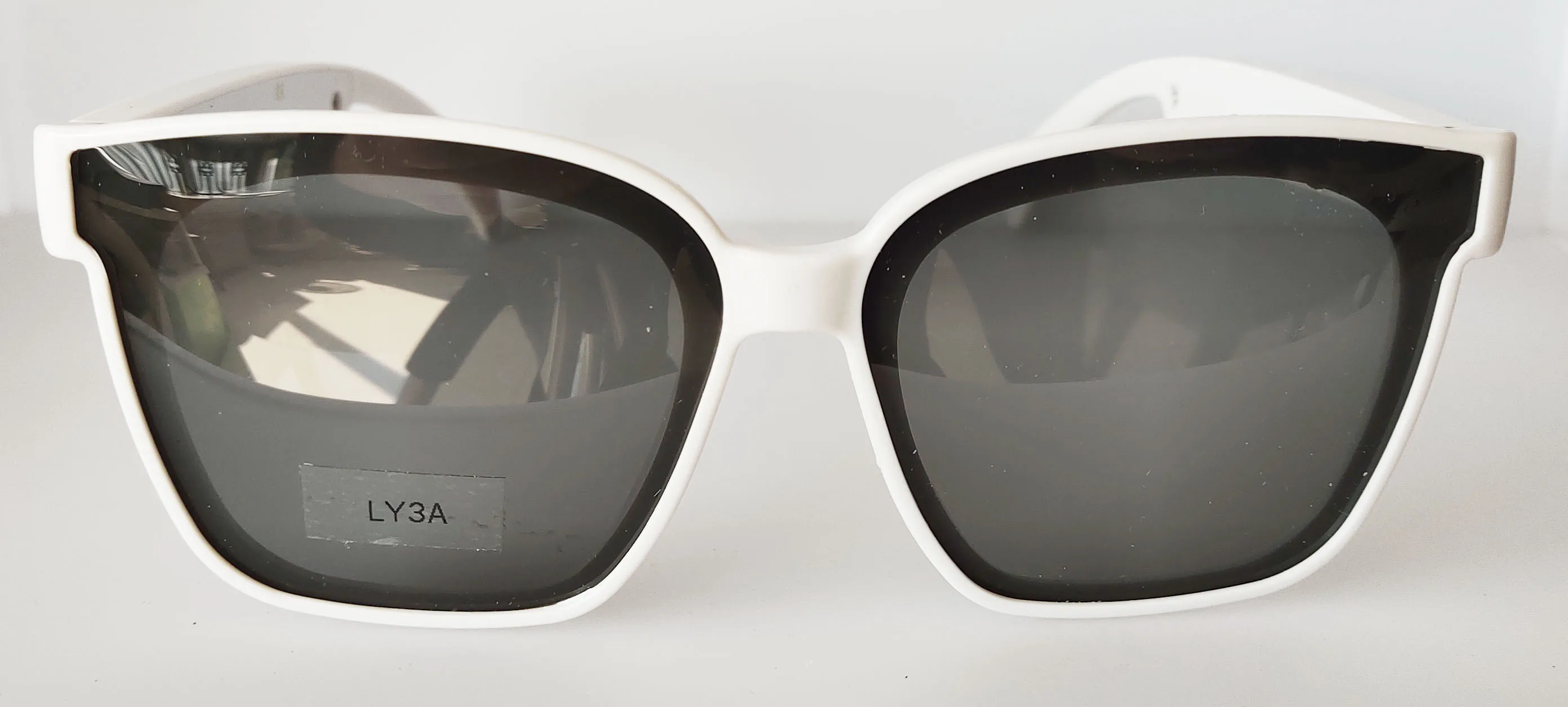 Bluetooth Smart Glasses, Directional Audio Speaker, High Quality, Music, Speech Control, Play Phone Call,Sunglasses
Bluetooth Smart Glasses, Directional Audio Speaker, High Quality, Music, Speech Control, Play Phone Call,Sunglasses
