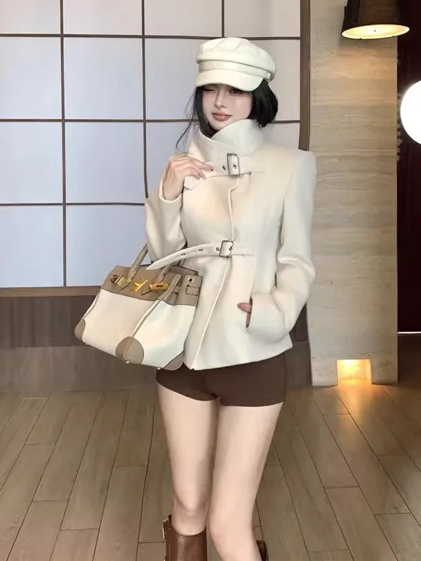 Корейское короткое шерстяное пальто с воротником-стойкой, модное, укороченное, зимняя верхняя одежда для невысоких женщин
Корейское короткое шерстяное пальто с воротником-стойкой, модное, укороченное, зимняя верхняя одежда для невысоких женщин