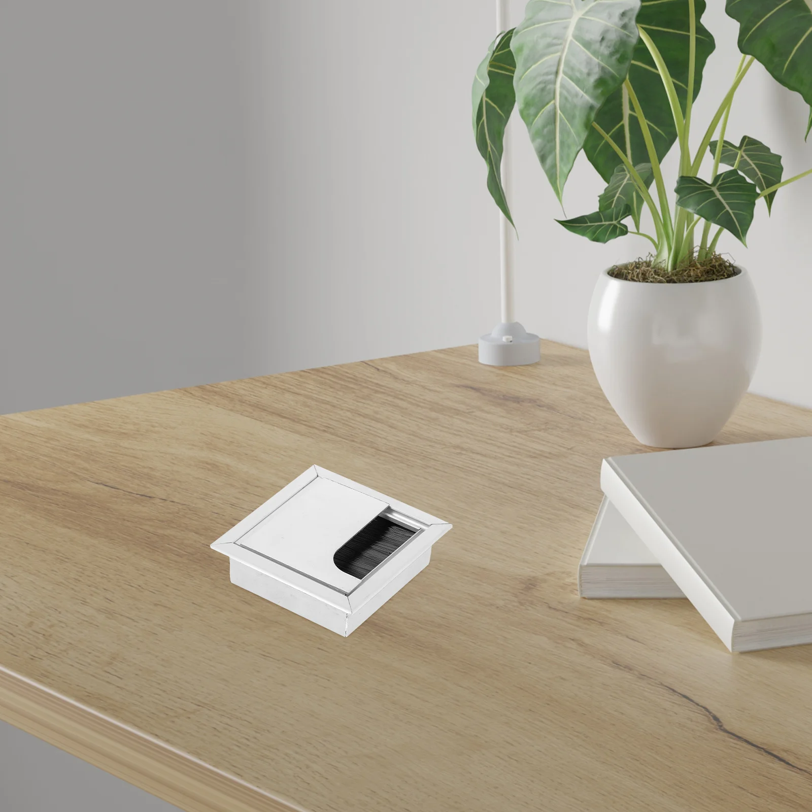 Aluminum Alloy Cable Box Square Design Desk Cable Management Threaded Hole Cover Brush Lined Debris Prevention Cord
Aluminum Alloy Cable Box Square Design Desk Cable Management Threaded Hole Cover Brush Lined Debris Prevention Cord