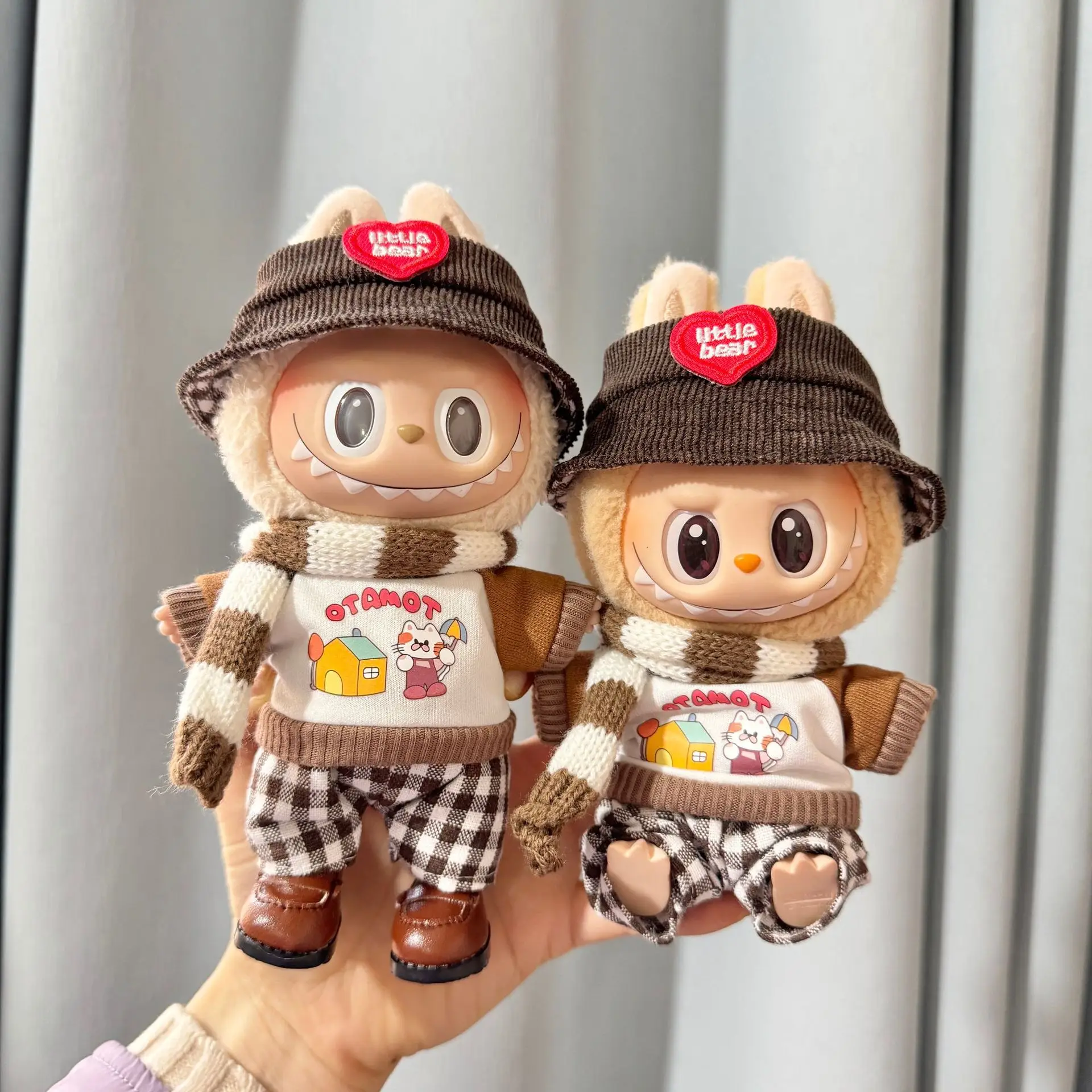 15cm/17cm Cute Mini Plush Doll Clothing, Vacation Cat Set, Sitting Party Doll, Labubu DIY Gift
15cm/17cm Cute Mini Plush Doll Clothing, Vacation Cat Set, Sitting Party Doll, Labubu DIY Gift