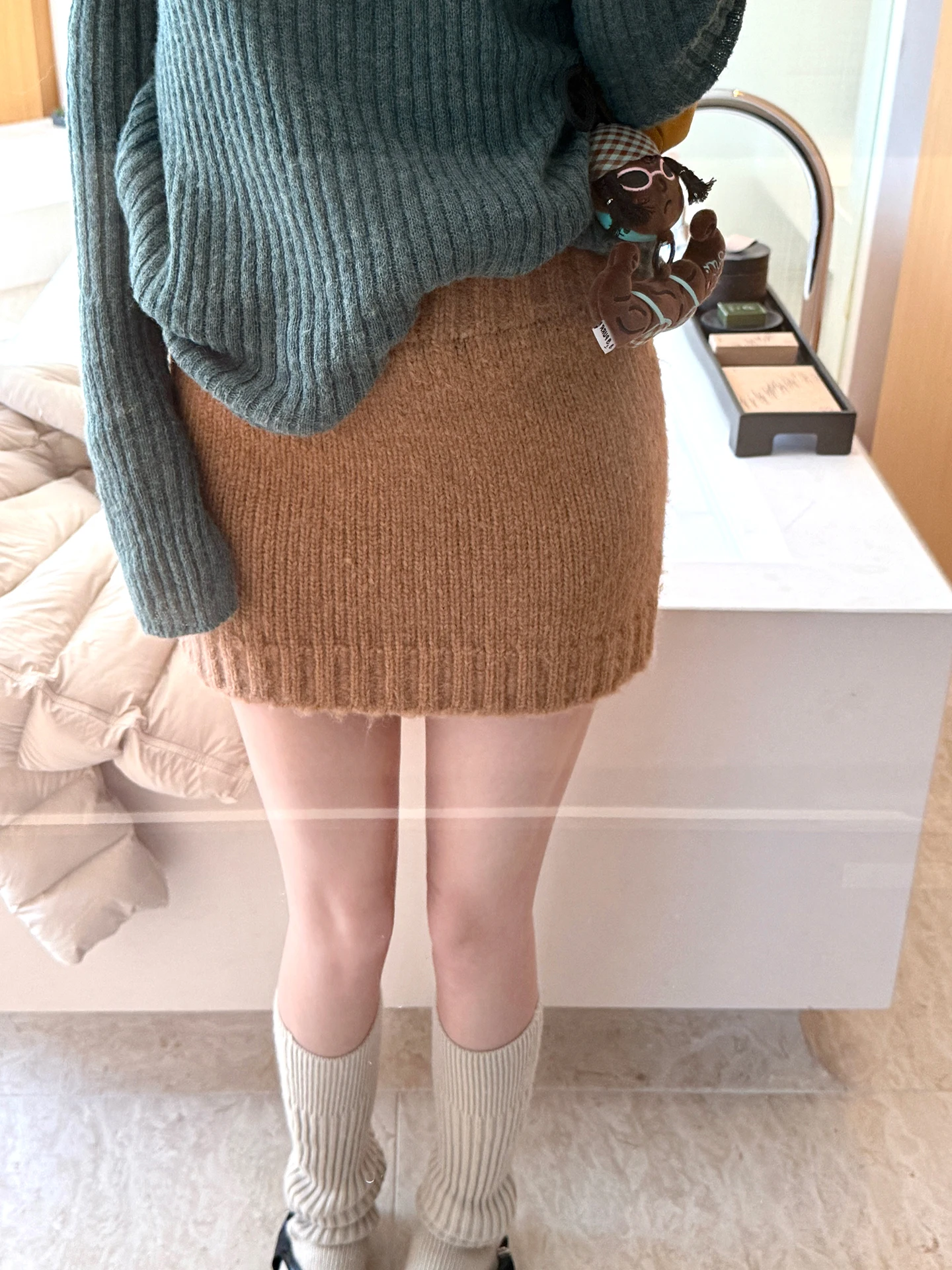 Высокоэластичная вязаная юбка А-силуэта для женщин: осенне-зимняя, утягивающая, короткая и миди, с индивидуальным дизайном
Высокоэластичная вязаная юбка А-силуэта для женщин: осенне-зимняя, утягивающая, короткая и миди, с индивидуальным дизайном