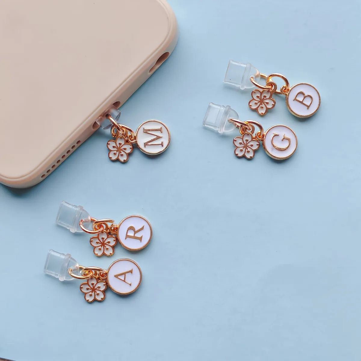 1Pc White Phone Dust Plug, 26 Letters A Z Alphabet Flower Charms, Cute Anti Dust Cover for Type C iPhone Charging Port Gift
1Pc White Phone Dust Plug, 26 Letters A Z Alphabet Flower Charms, Cute Anti Dust Cover for Type C iPhone Charging Port Gift