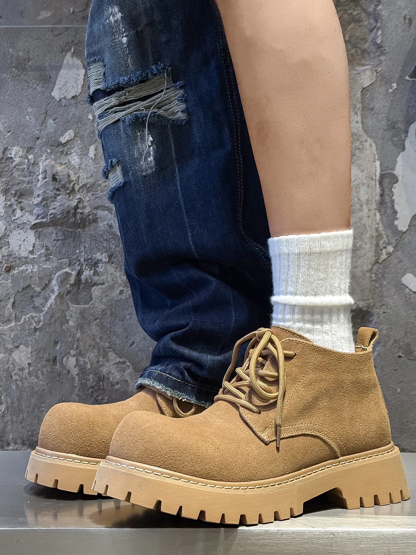 Новинка 2025, мужские ботинки, осенние повседневные рабочие ботинки в стиле ретро для скалолазания на открытом воздухе, тяжелые ботинки
Новинка 2025, мужские ботинки, осенние повседневные рабочие ботинки в стиле ретро для скалолазания на открытом воздухе, тяжелые ботинки