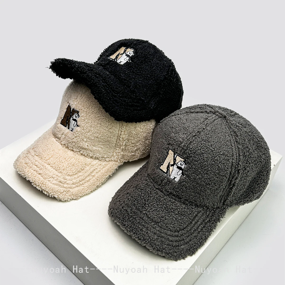 New Women Embroidered N Letter Polar Bear Baseball Hats Sunshade Cute Warm Lamb Fleece Peaked Caps Versatile Casual Fashion ins
New Women Embroidered N Letter Polar Bear Baseball Hats Sunshade Cute Warm Lamb Fleece Peaked Caps Versatile Casual Fashion ins