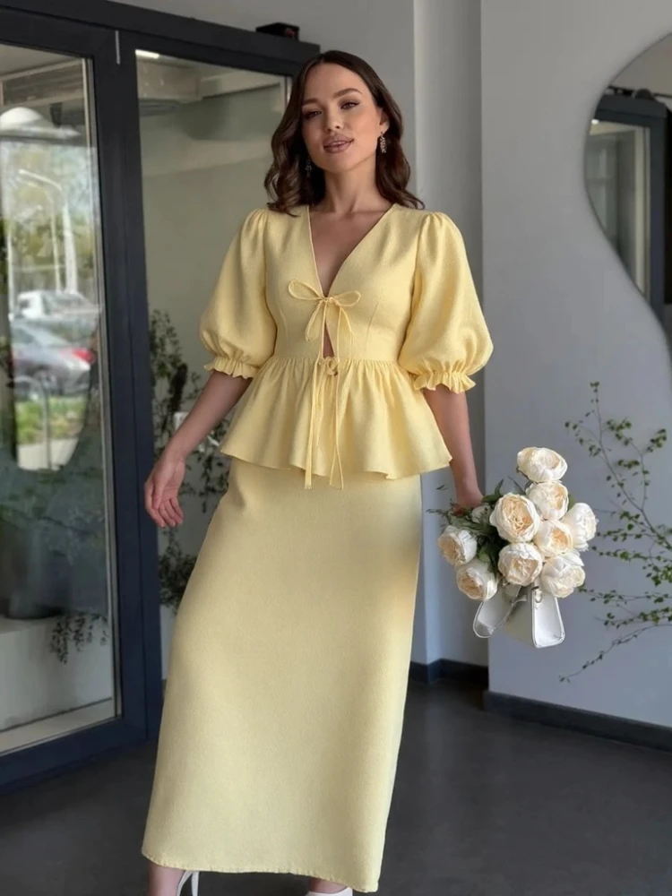 Sexy Solid Slim Women's 2 Pcs Suits Deep V Puff Sleeve Lace Up Waist Cinching Tops With High Waist Long Skirts New Lady Outfits
Sexy Solid Slim Women's 2 Pcs Suits Deep V Puff Sleeve Lace Up Waist Cinching Tops With High Waist Long Skirts New Lady Outfits