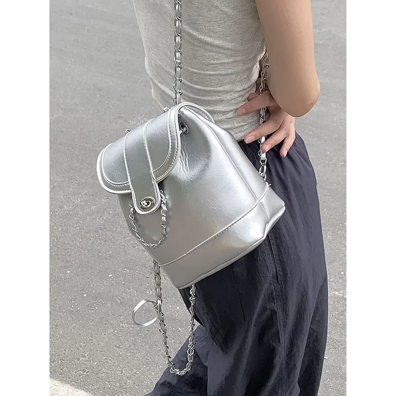 Korean Fashion Shoulder Bag for Women New Trend Silver Chain Backpack Student Casual Travel Mini Backpack Solid Color PU Handbag
Korean Fashion Shoulder Bag for Women New Trend Silver Chain Backpack Student Casual Travel Mini Backpack Solid Color PU Handbag